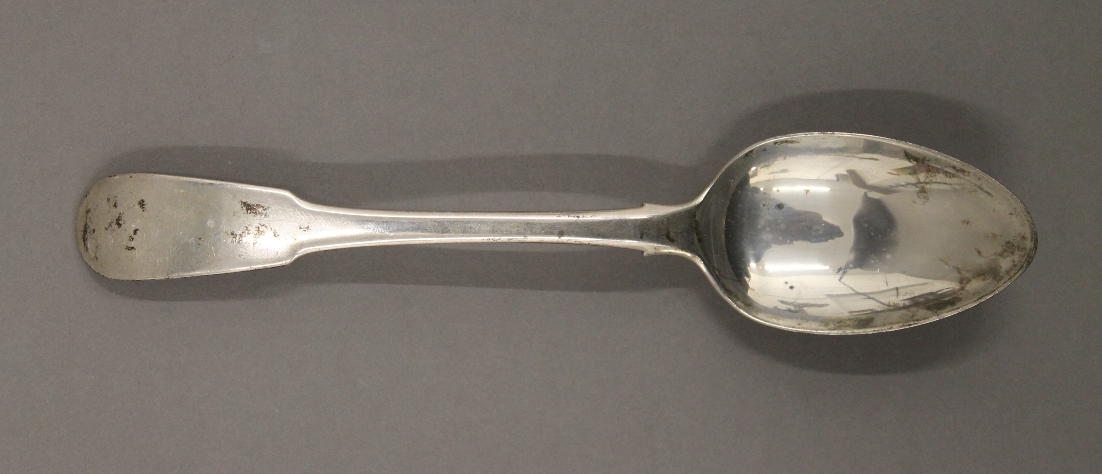 A Victorian silver ladle and a quantity of silver teaspoons. 218.7 grammes. - Image 5 of 7