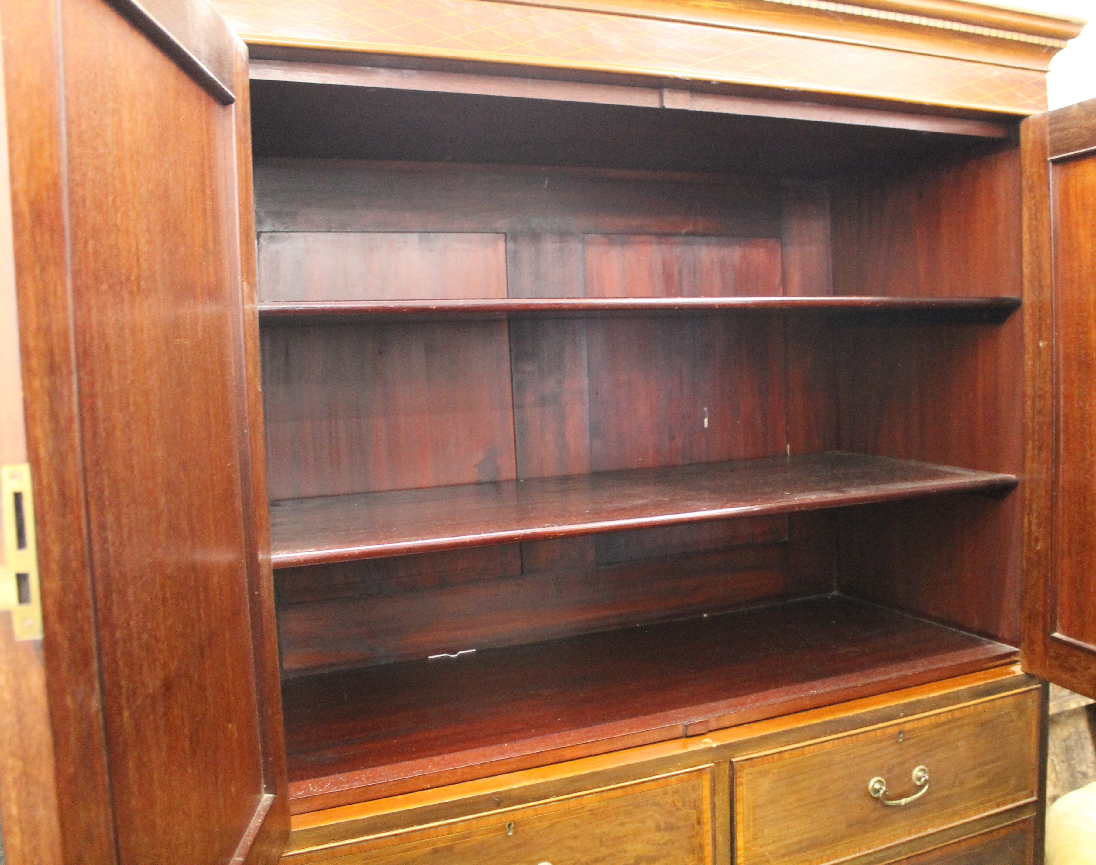 An Edwardian inlaid mahogany compactum wardrobe. 182 cm wide. - Image 6 of 7