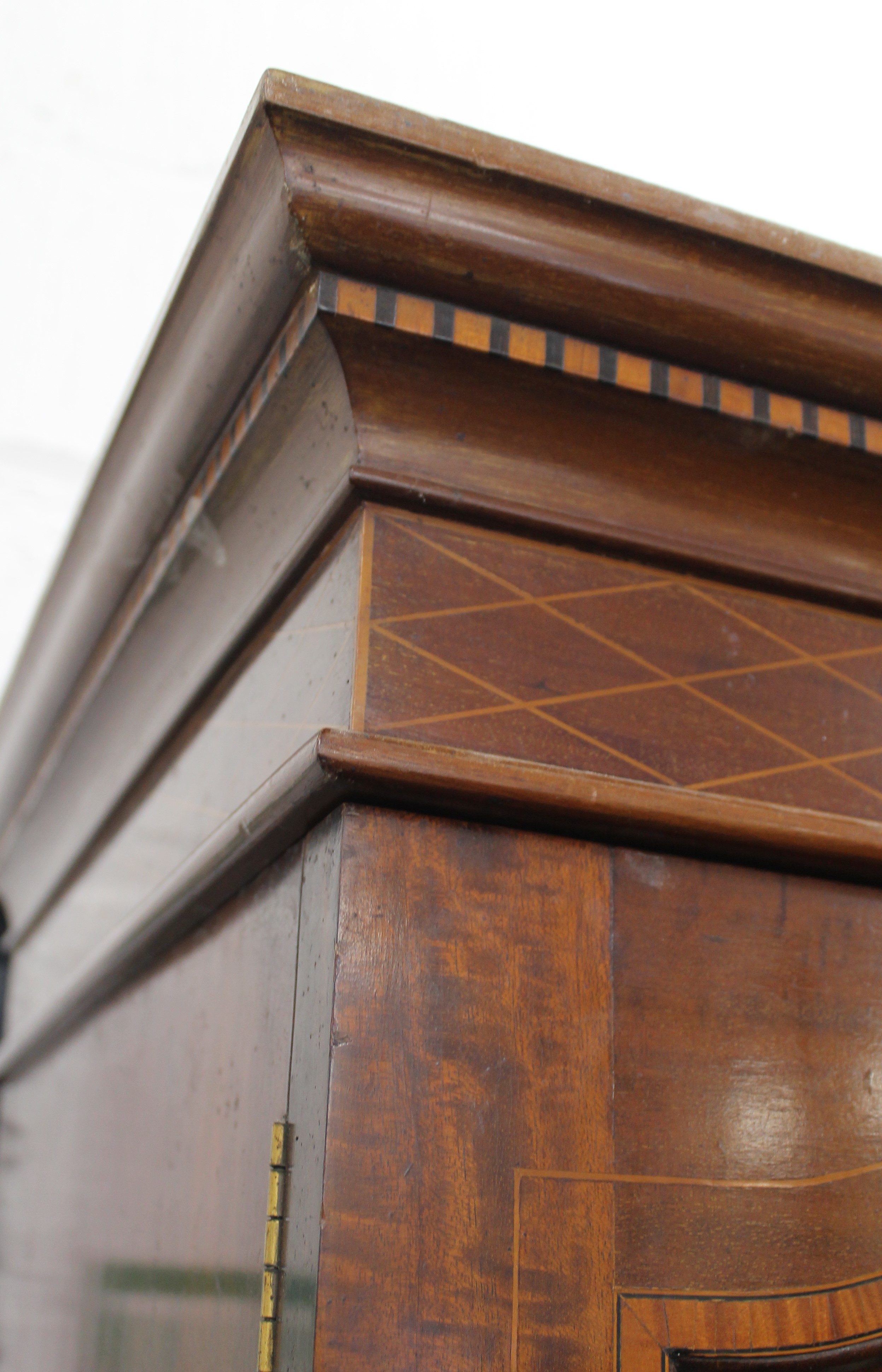 An Edwardian inlaid mahogany compactum wardrobe. 182 cm wide. - Image 5 of 7