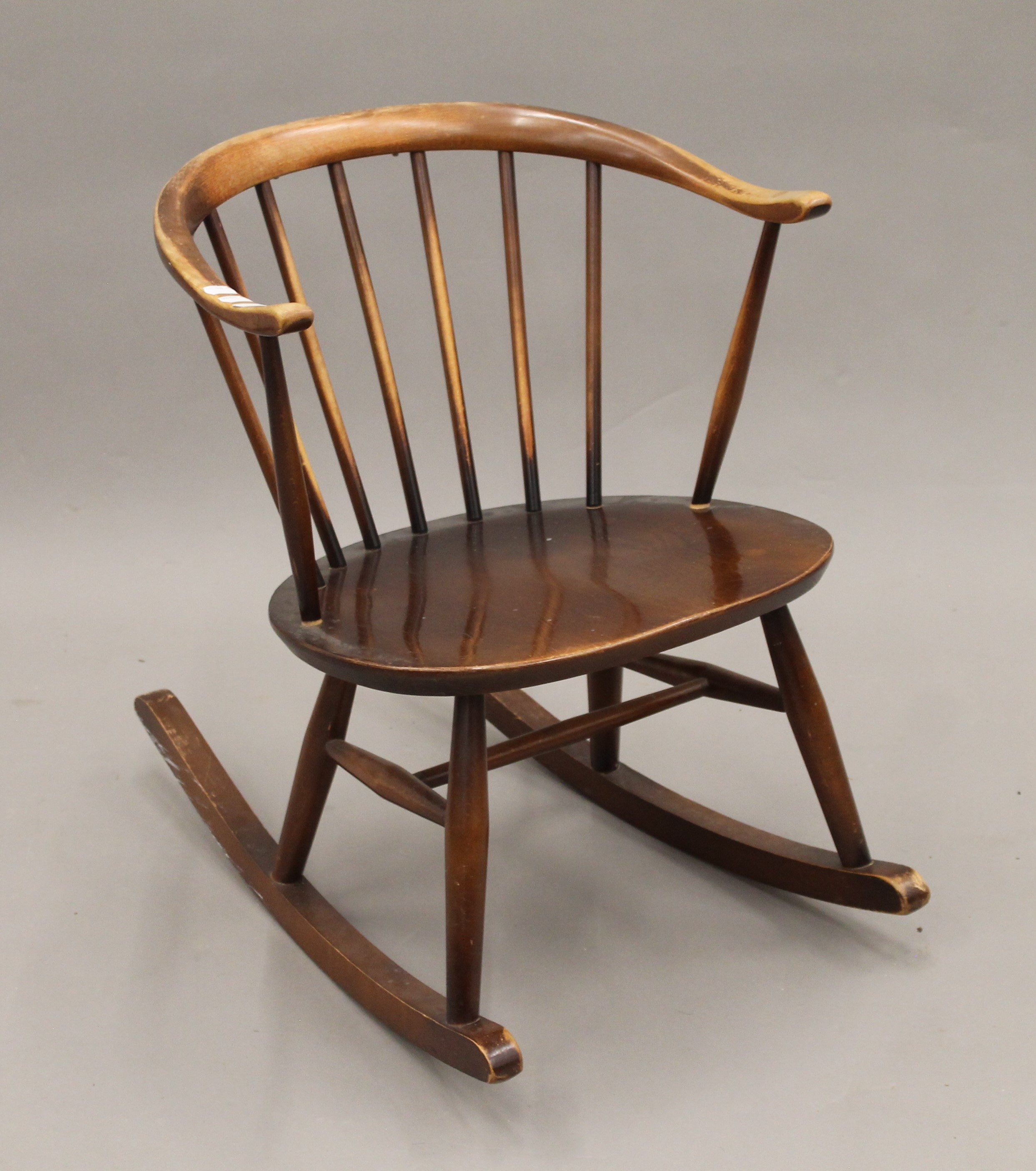 A mid-20th century rocking chair. - Image 4 of 6