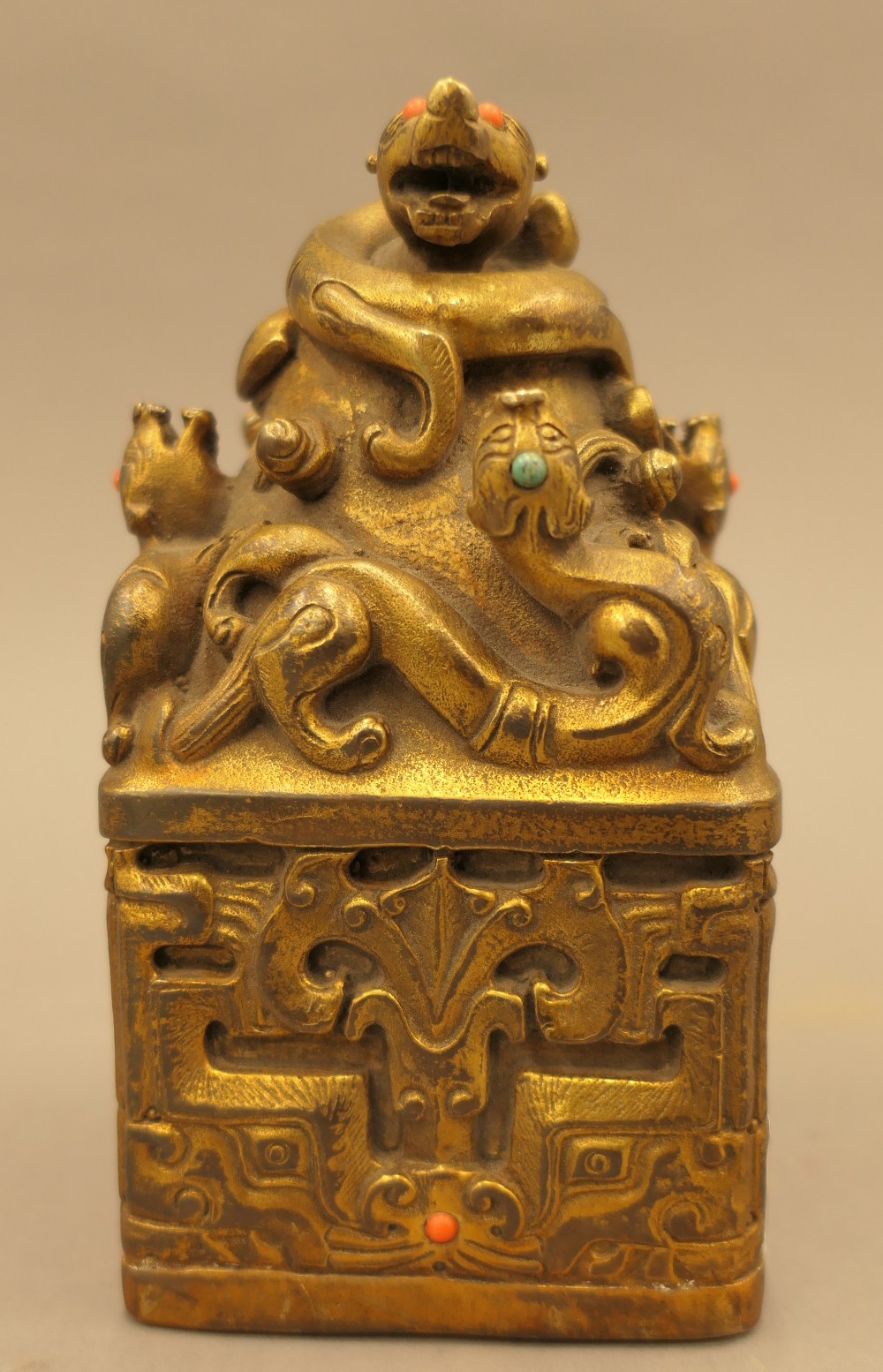 A Chinese gilt bronze seal decorated with dragons. 16.5 cm high. - Image 7 of 10