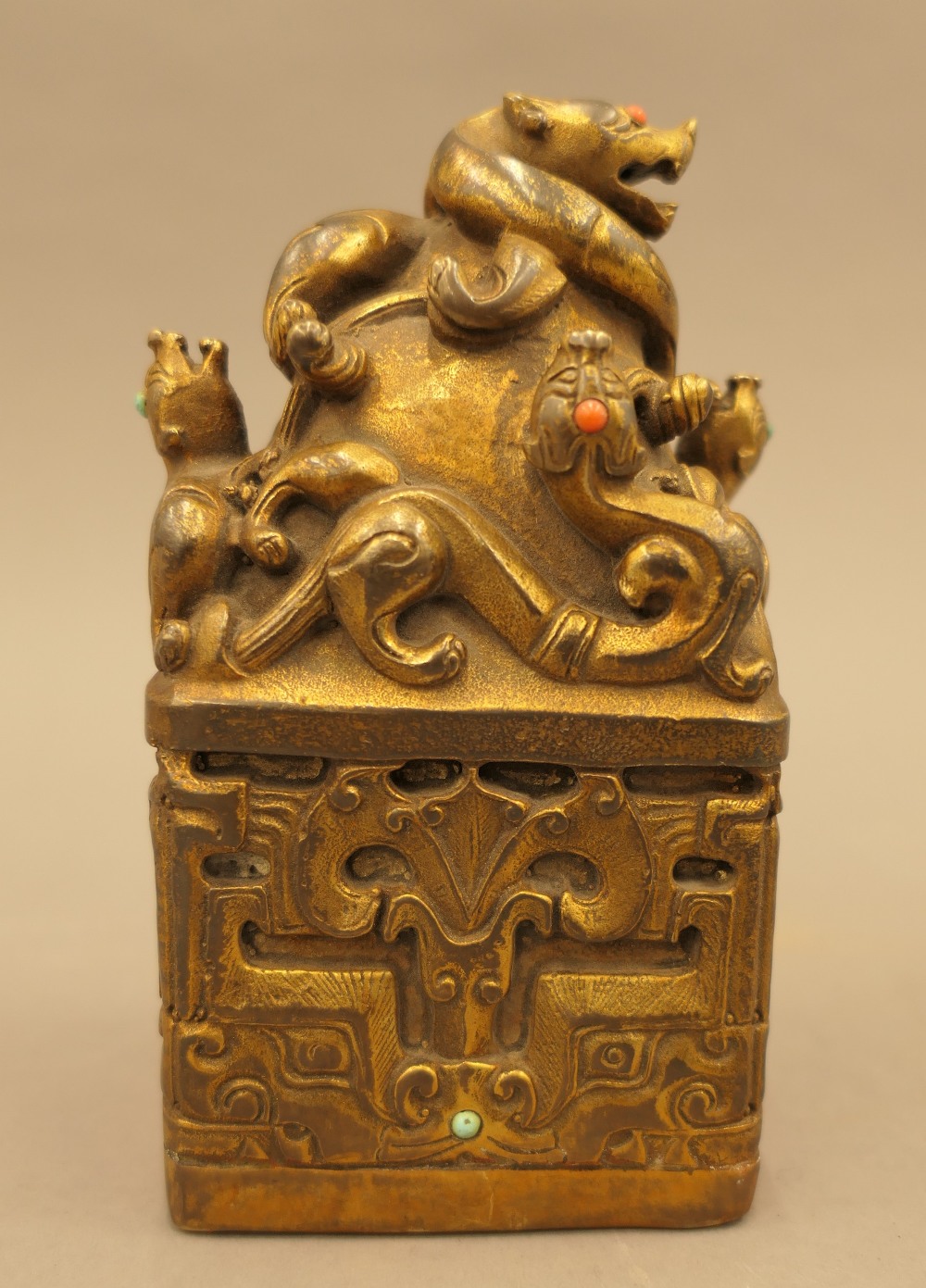 A Chinese gilt bronze seal decorated with dragons. 16.5 cm high. - Image 6 of 10