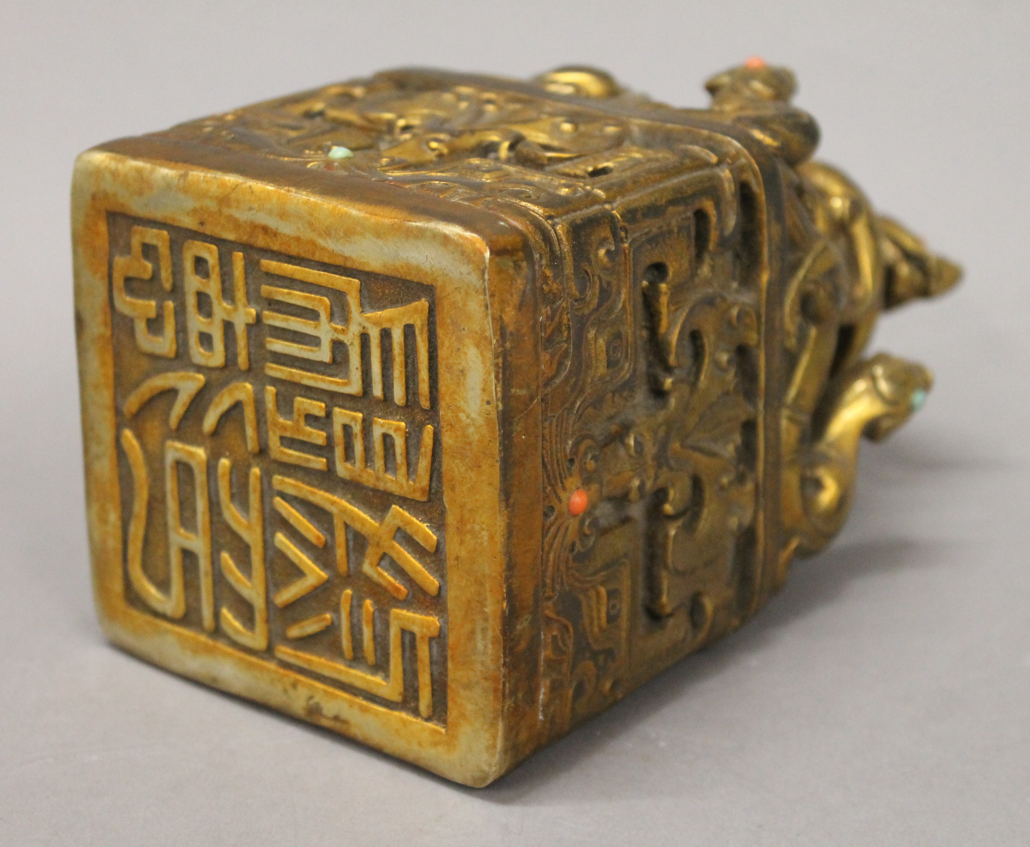 A Chinese gilt bronze seal decorated with dragons. 16.5 cm high. - Image 3 of 10