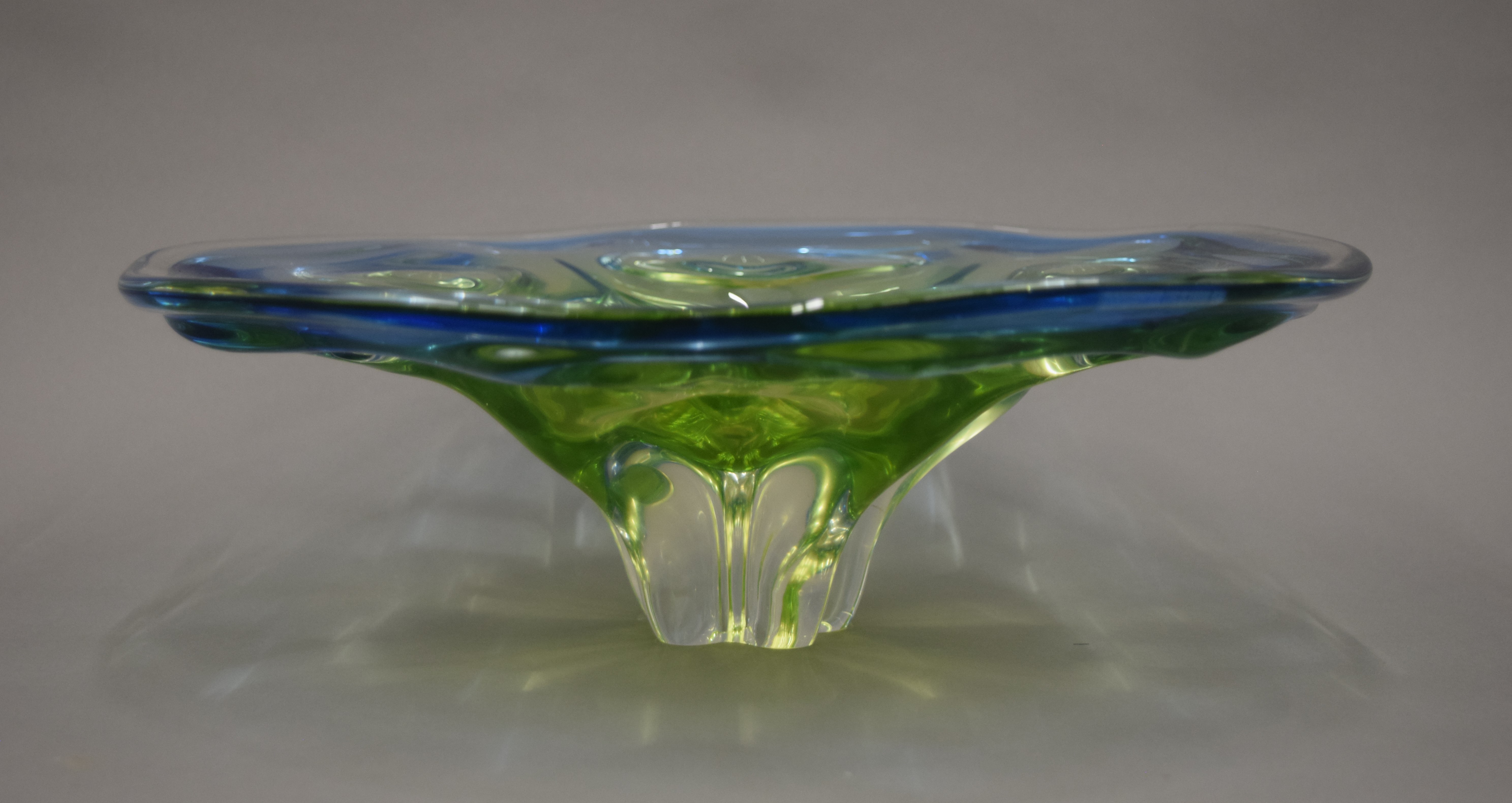 A Murano type glass bowl. 34 cm diameter. - Image 3 of 3