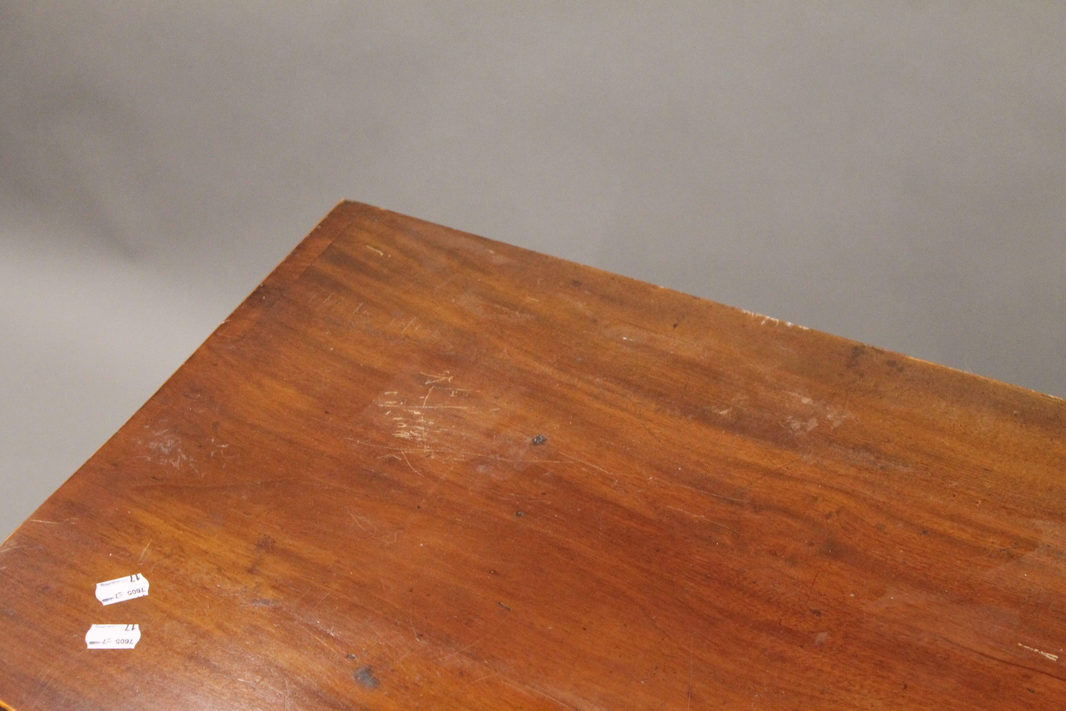 A 19th century mahogany bowfront single drawer side table. 81.5 cm wide. - Image 3 of 6