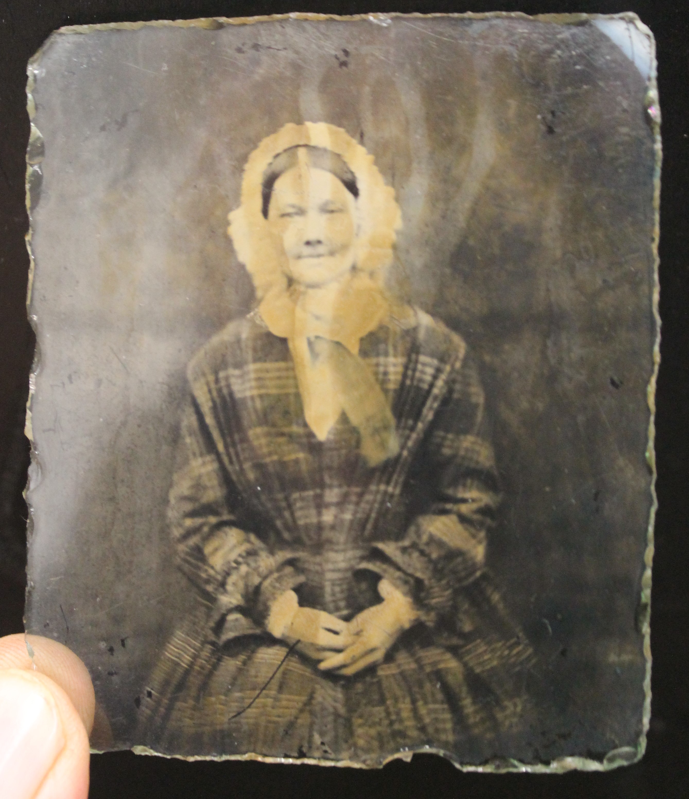 Two Victorian glass plate photograph portraits. - Image 2 of 3