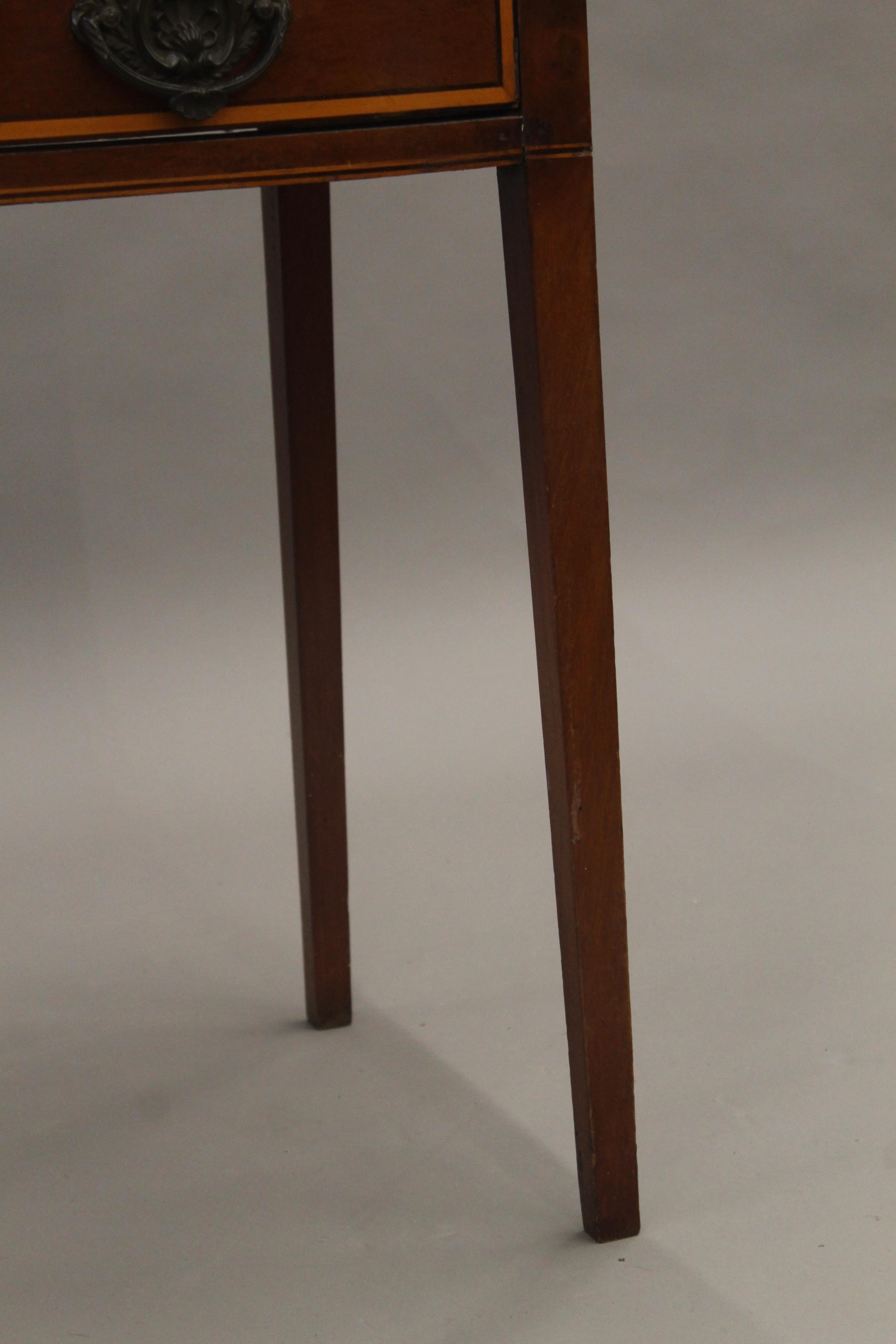 A 19th century mahogany bowfront single drawer side table. 81.5 cm wide. - Image 4 of 6