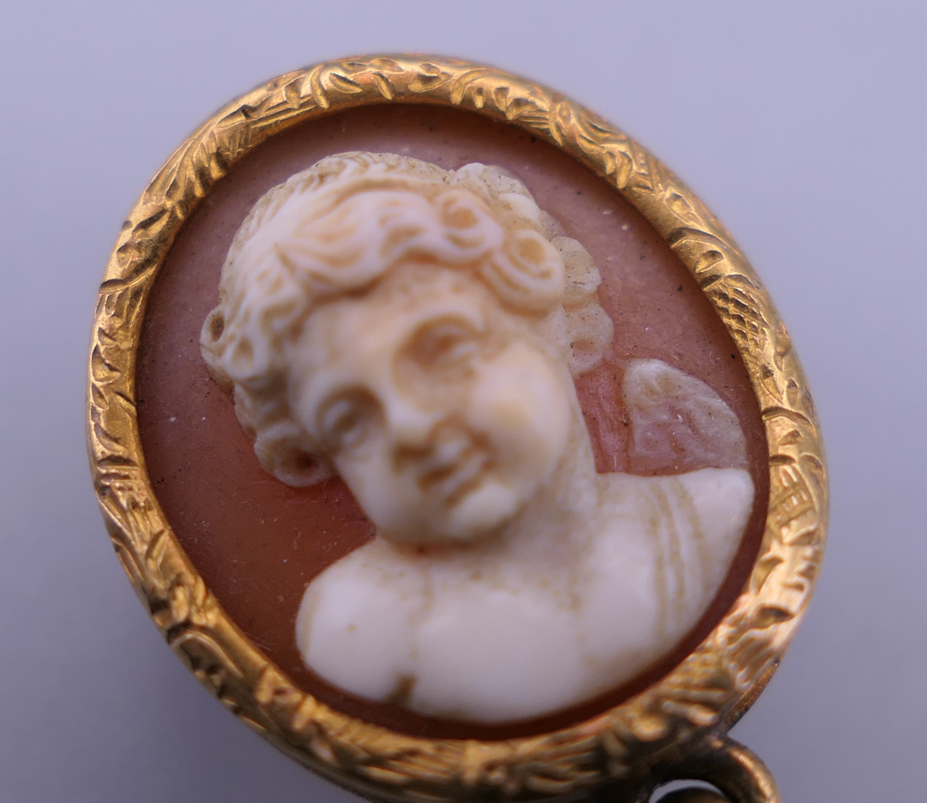 A pair of 18th/19th century unmarked gold mounted cameo drop earrings. Each 6 cm high. - Image 4 of 9