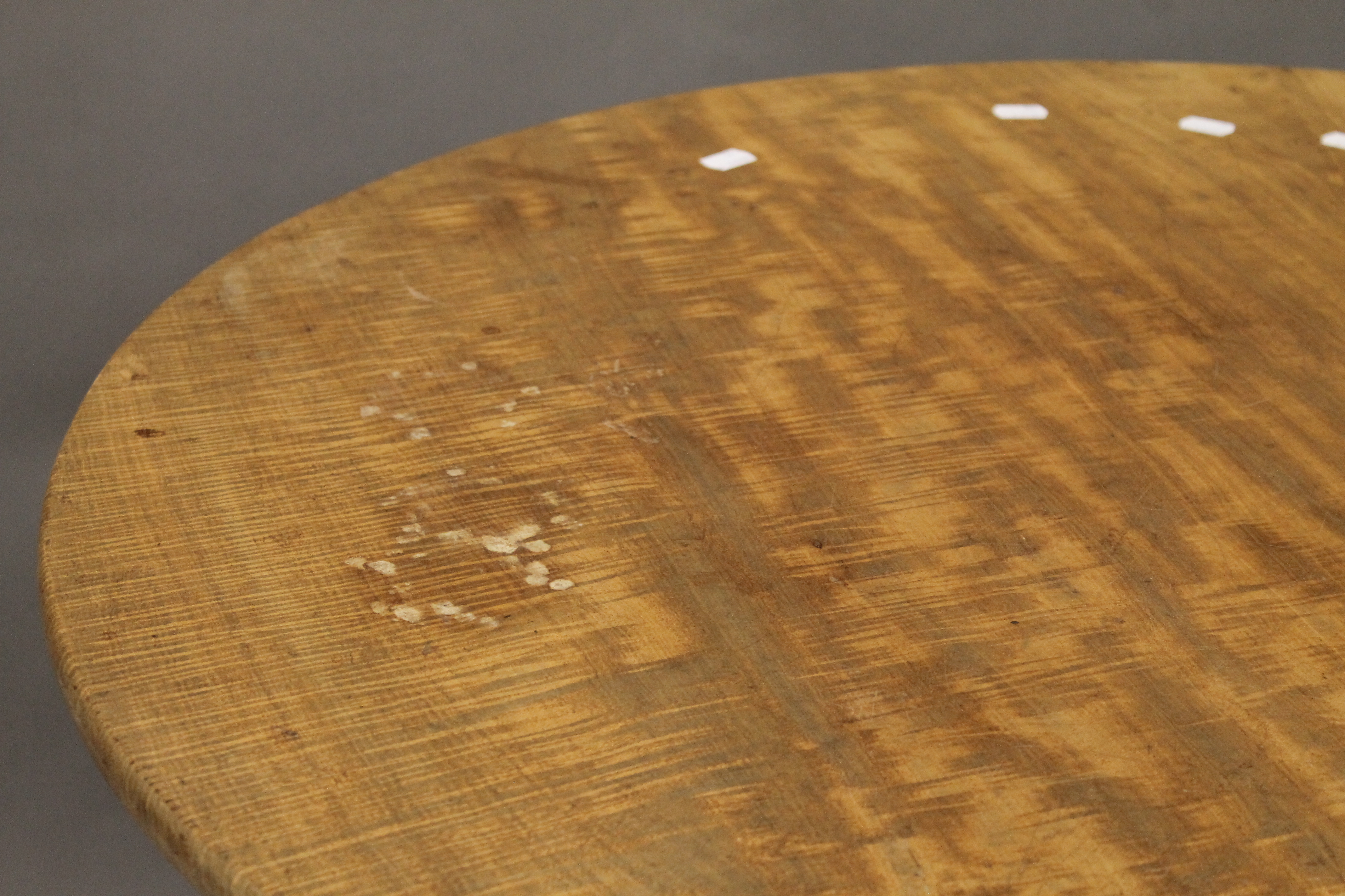 A George III mahogany birdcage tilt top tripod table. 92 cm diameter. - Image 3 of 13