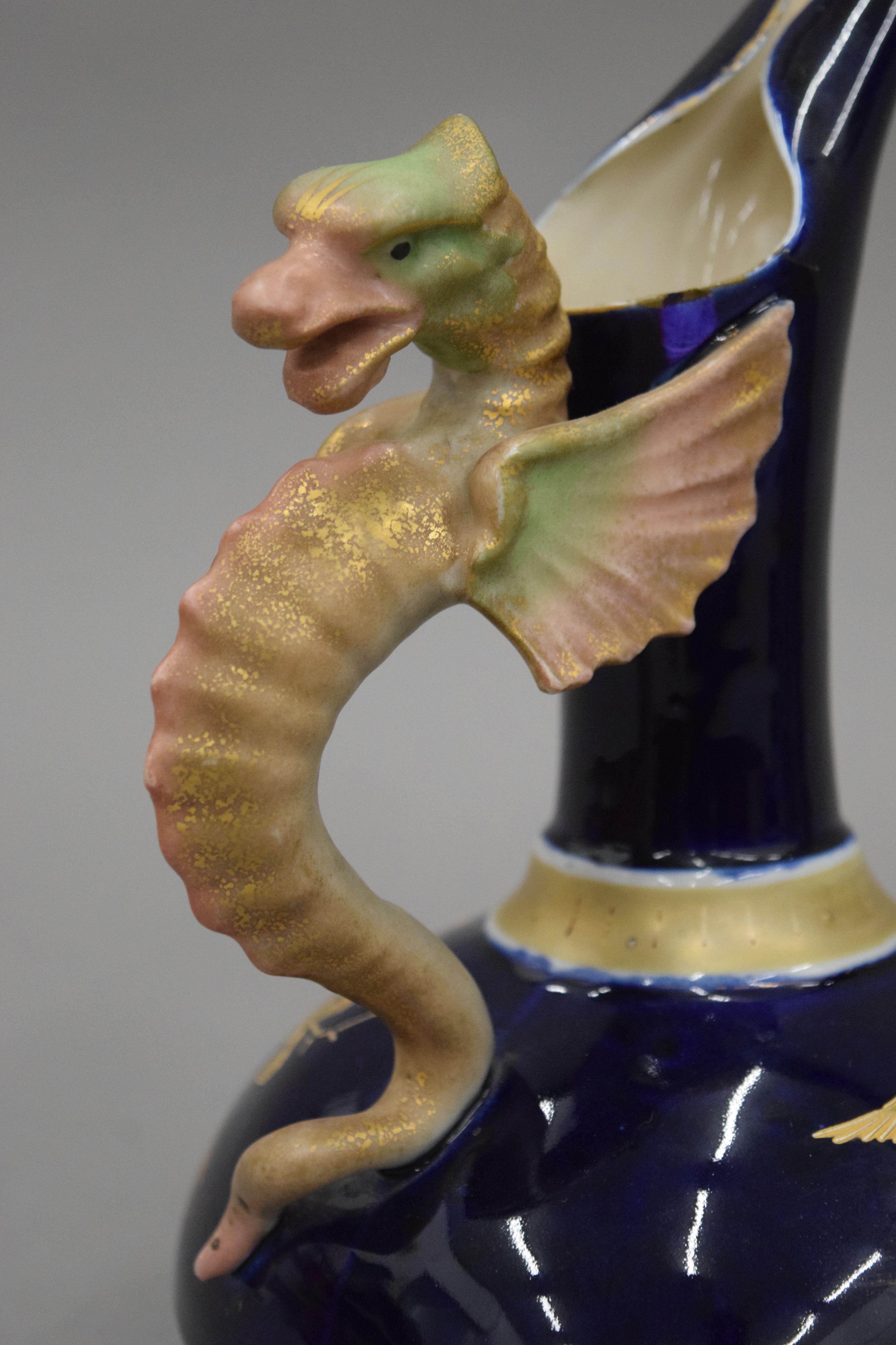 An amphora porcelain figure and a porcelain ewer. The former 34.5 cm high. - Image 3 of 8