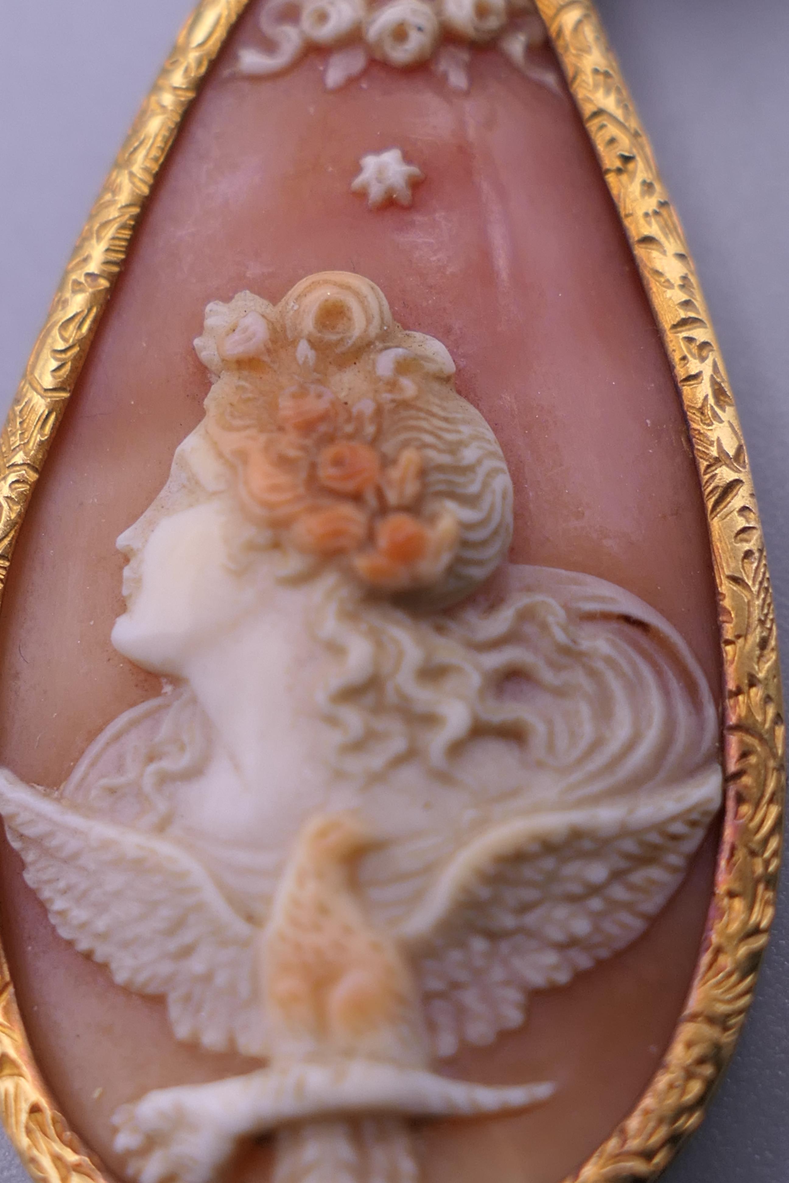 A pair of 18th/19th century unmarked gold mounted cameo drop earrings. Each 6 cm high. - Image 8 of 9