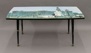 A vintage coffee table depicting Buckingham Palace. 89 cm long.