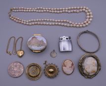 A quantity of miscellaneous jewellery, etc.