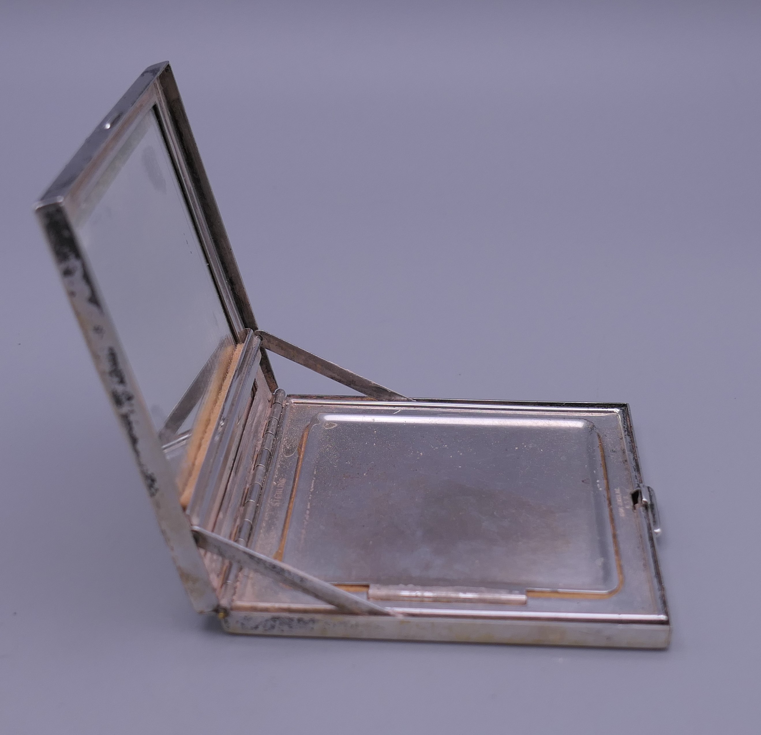 A Georg Jensen sterling silver compact. 7 cm wide. - Image 6 of 11