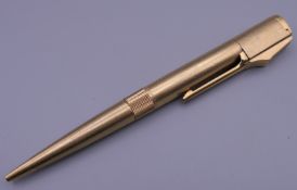 A vintage Ronson pen/lighter. 13.5 cm long.