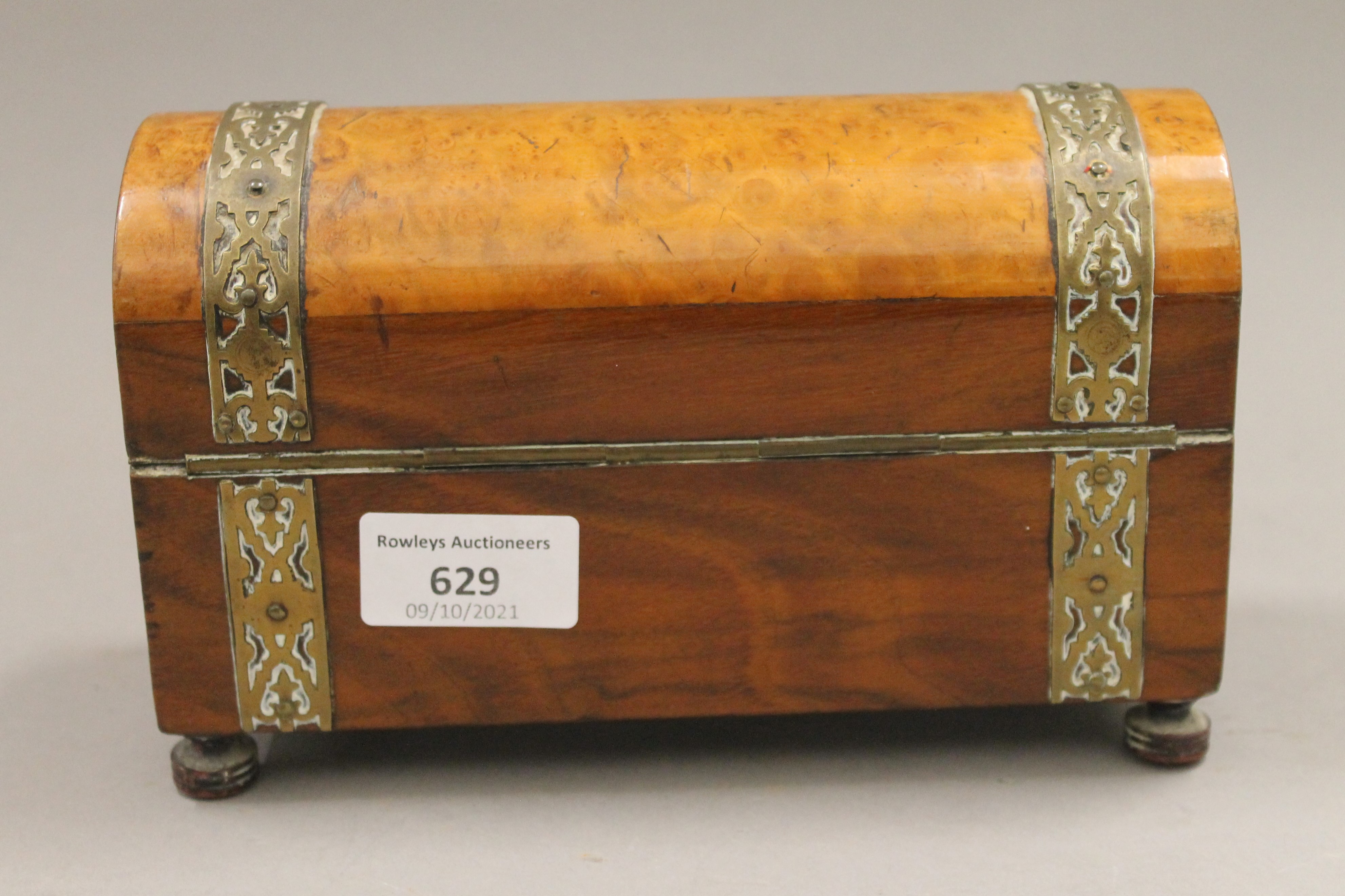 A Victorian brass bound burr walnut musical jewellery box. 19 cm long. - Image 3 of 5