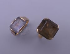 Two 9 ct gold rings. Ring size K/L and I/J. 11 grammes total weight.
