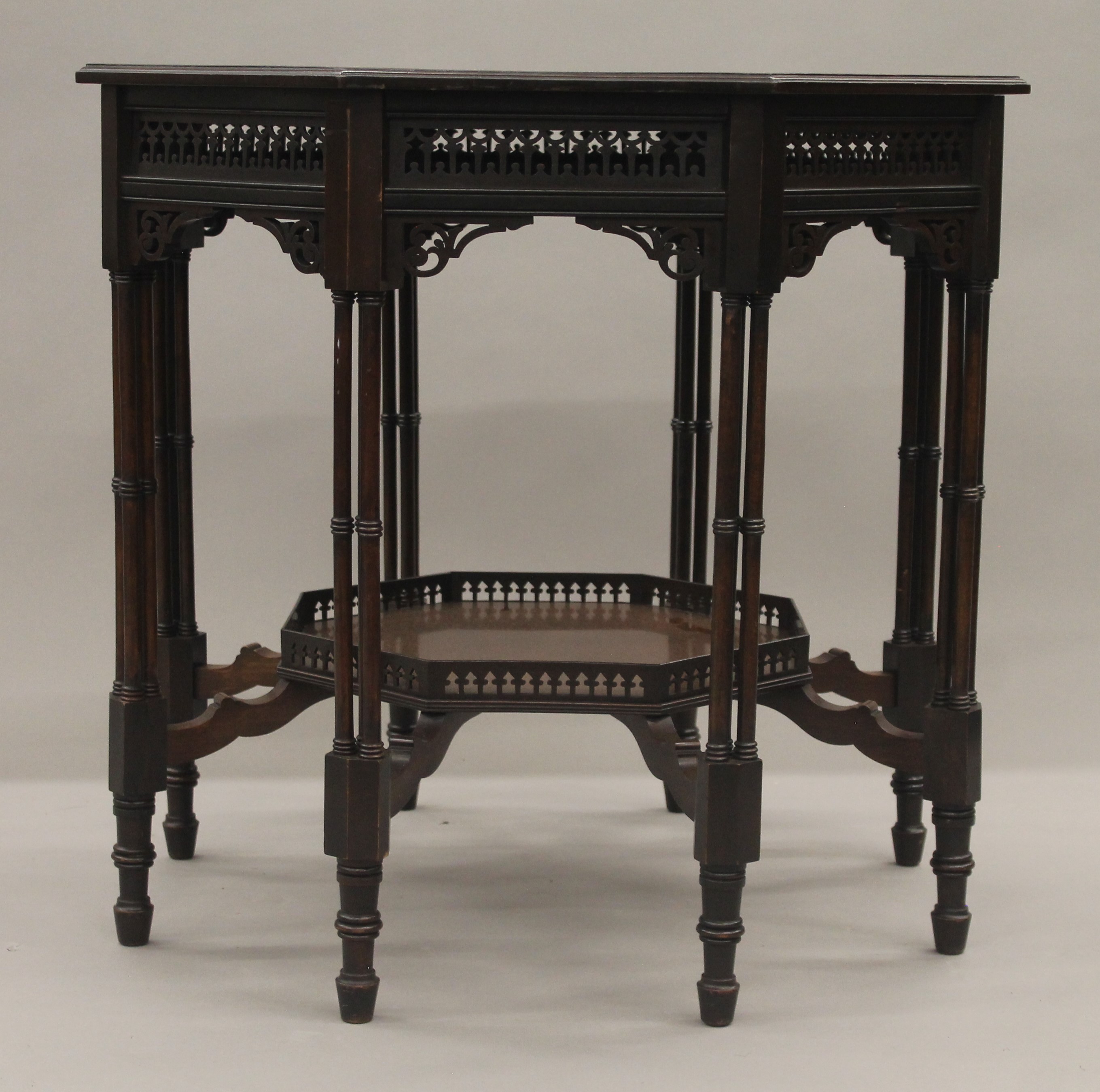 An Edwardian mahogany octagonal centre table. 70 cm wide. - Image 2 of 4