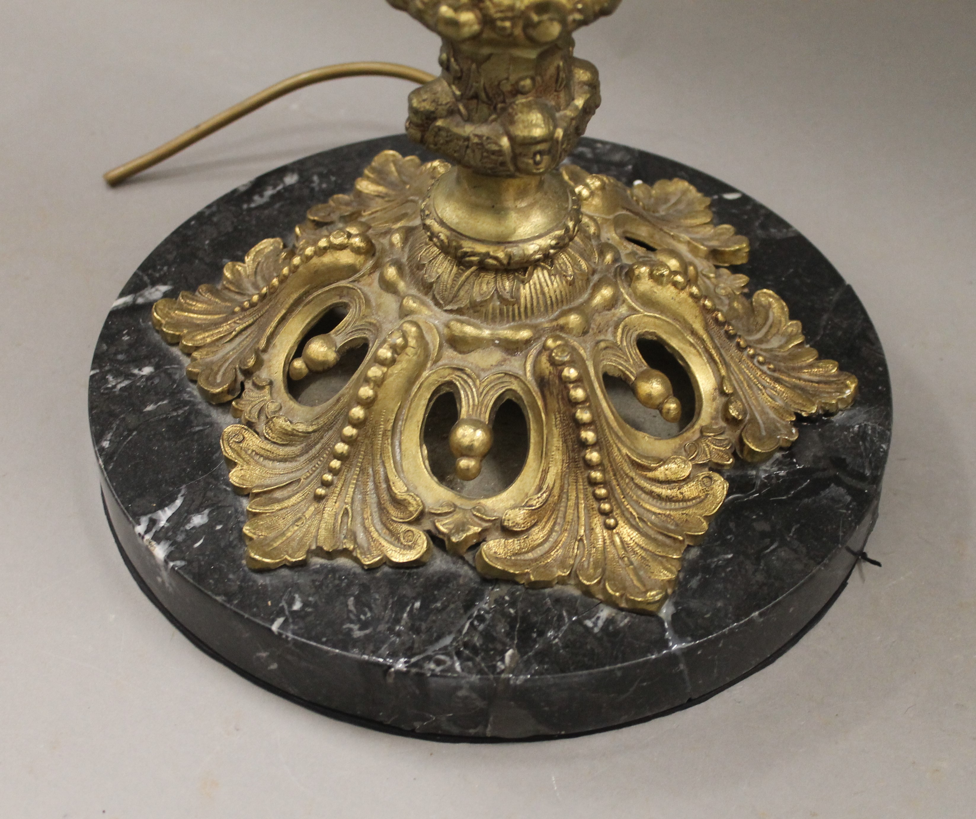 A brass table lamp of ewer form. 76 cm high. - Image 4 of 5