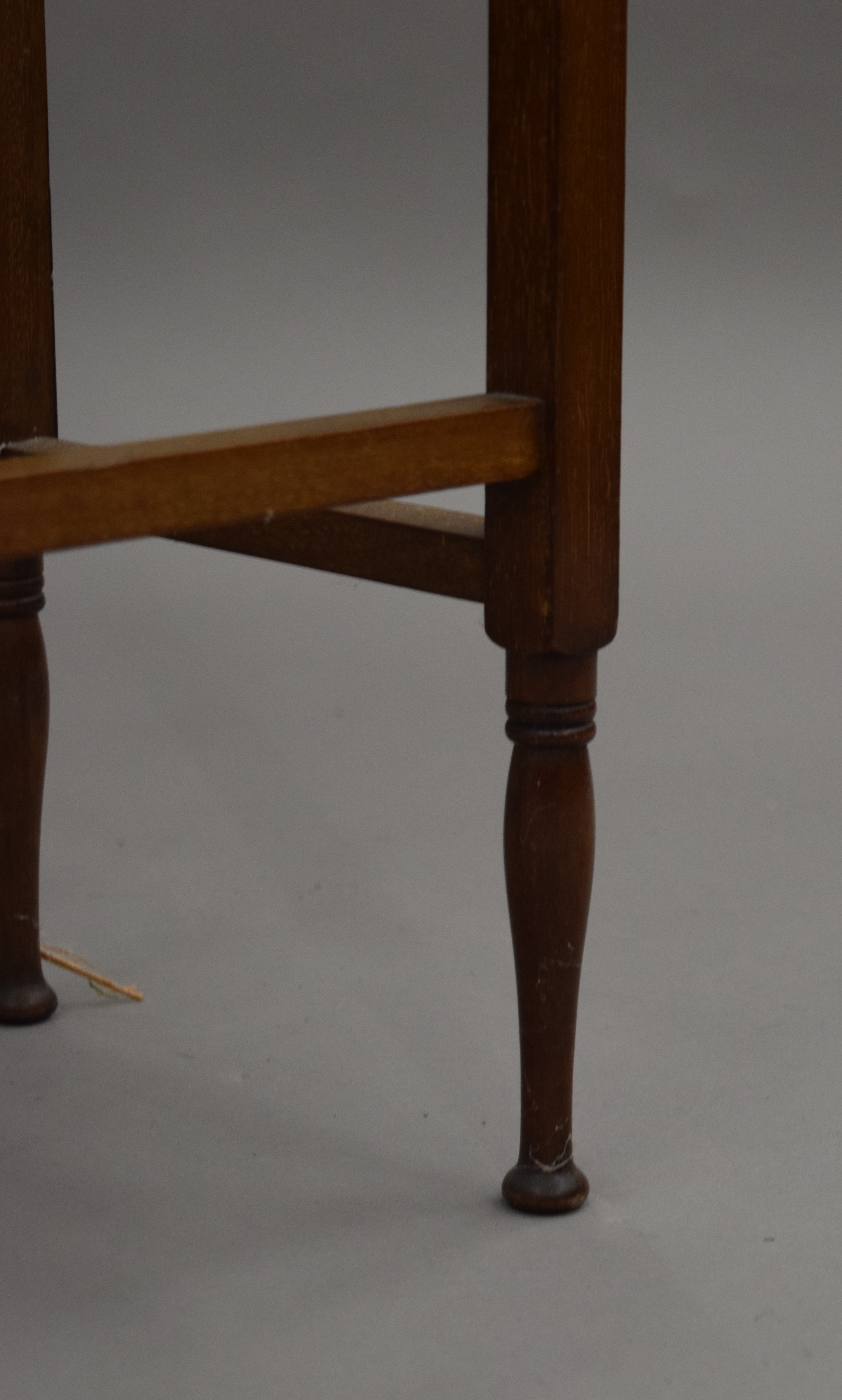 An Edwardian mahogany nest of three tables. 49 cm wide. - Image 4 of 4
