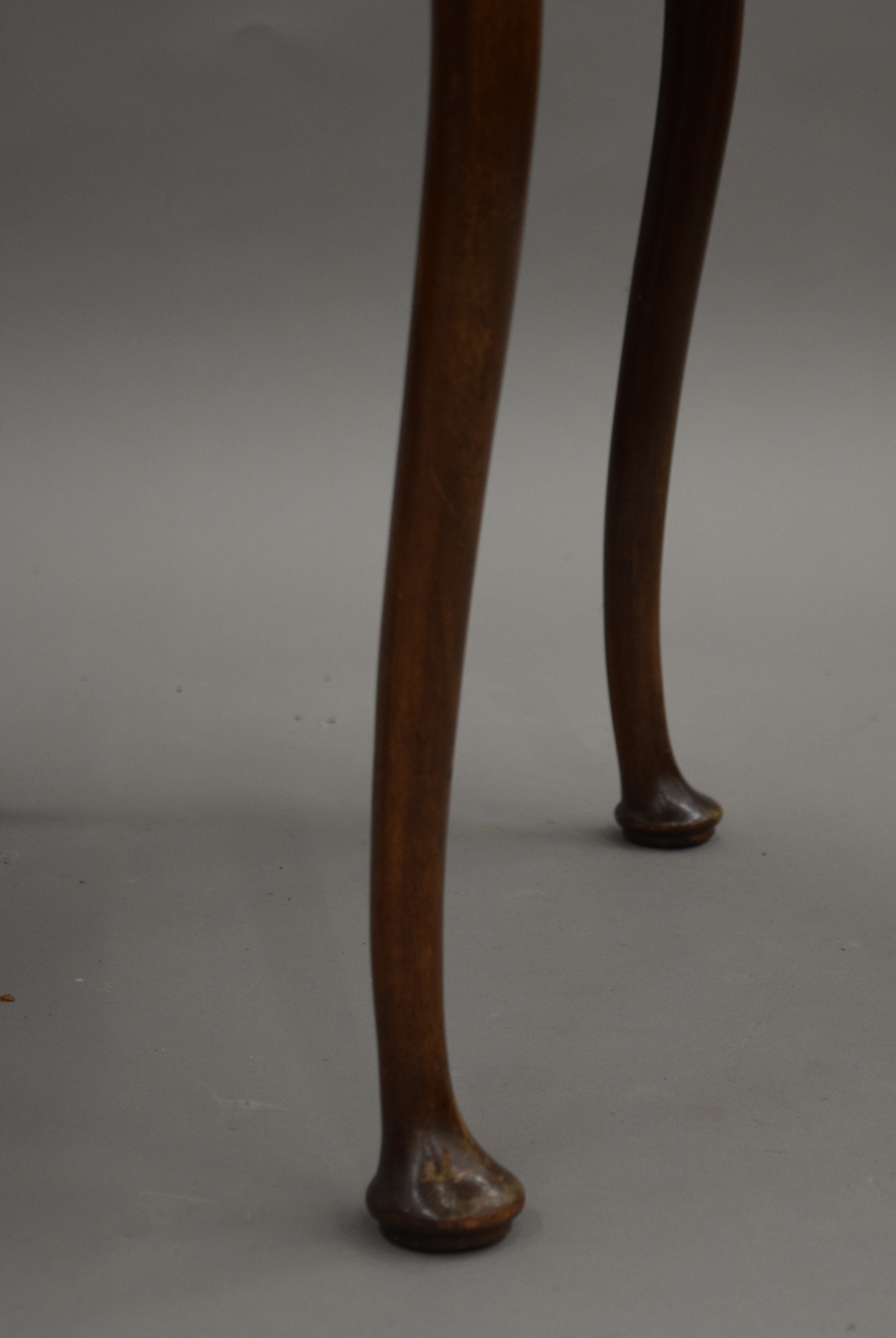 A small early 20th century mahogany drop leaf table. 59.5 cm long. - Image 4 of 5