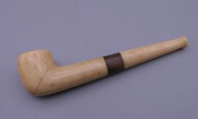 A bone pipe. 11.5 cm long.