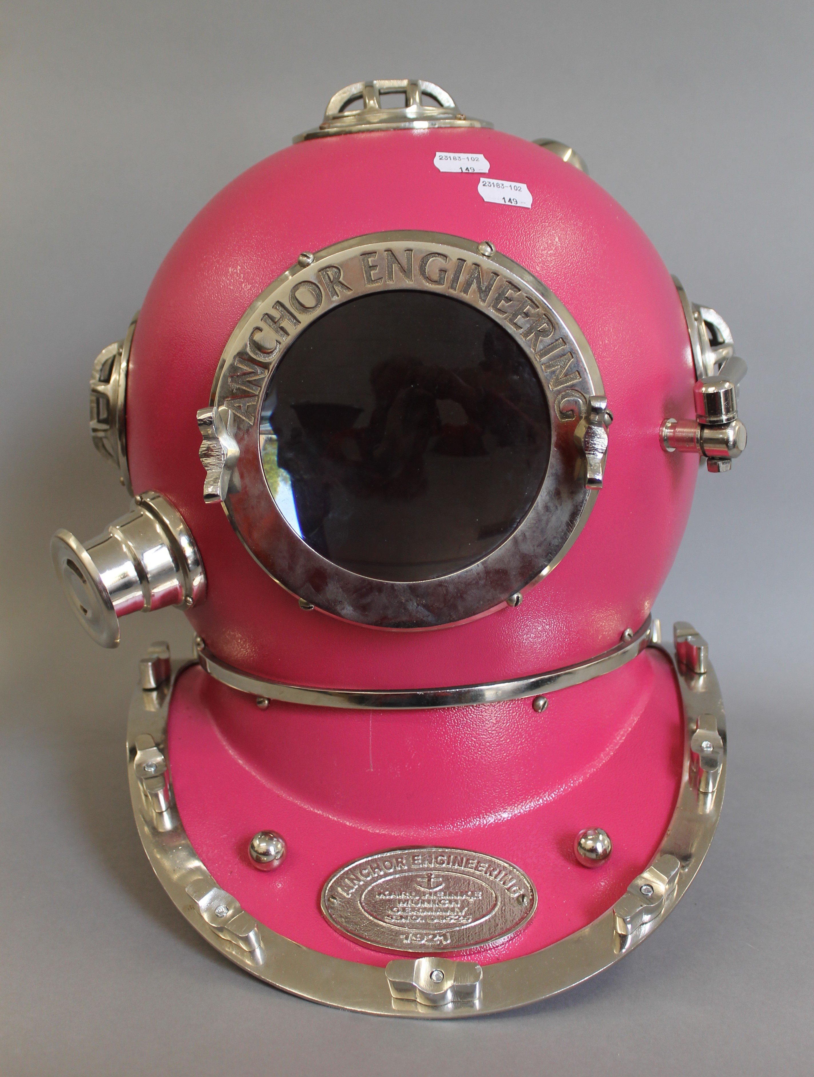 A pink model of a diver's helmet. 43 cm high. - Image 2 of 2