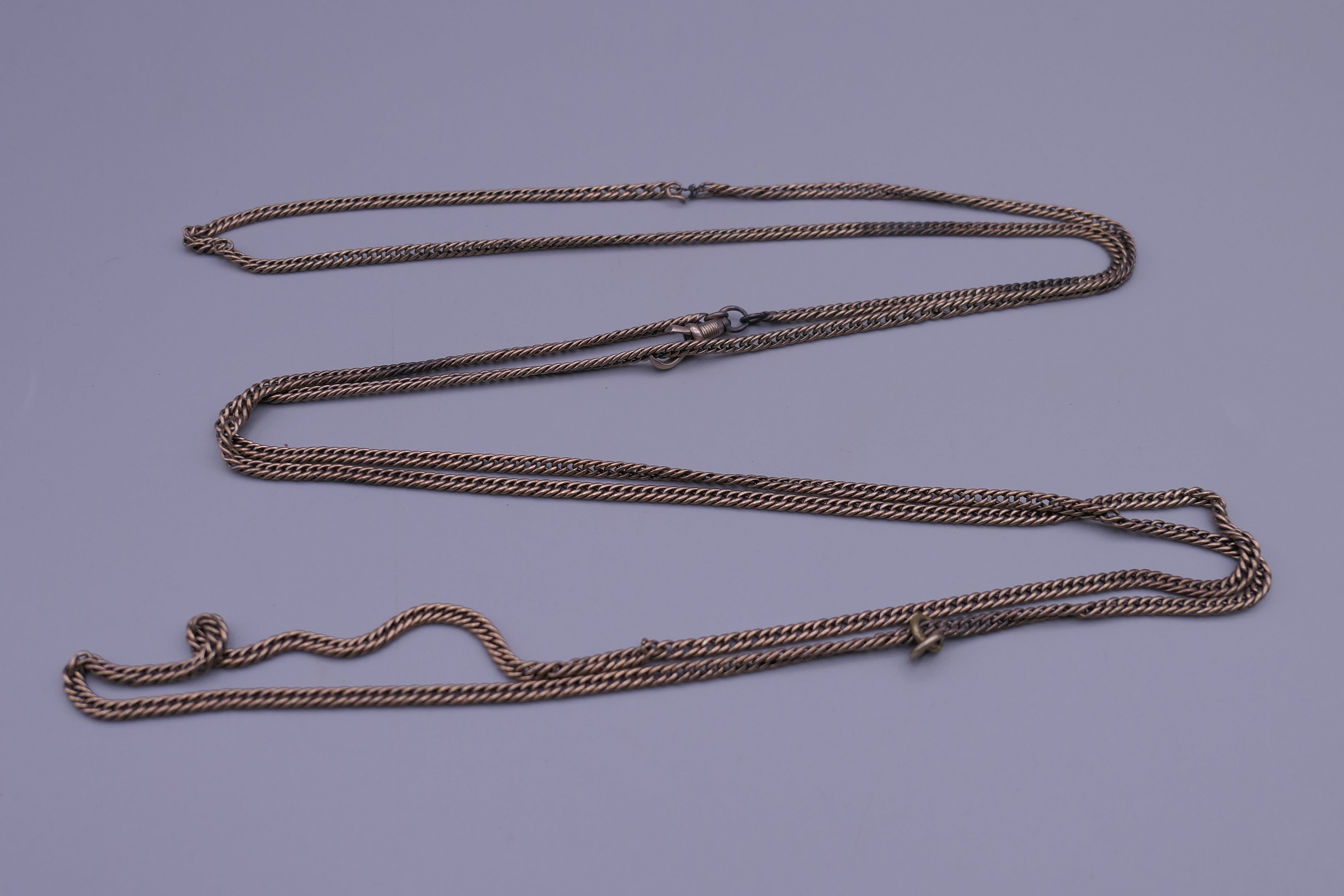 A quantity of jewellery, including a long guard chain. - Image 5 of 6