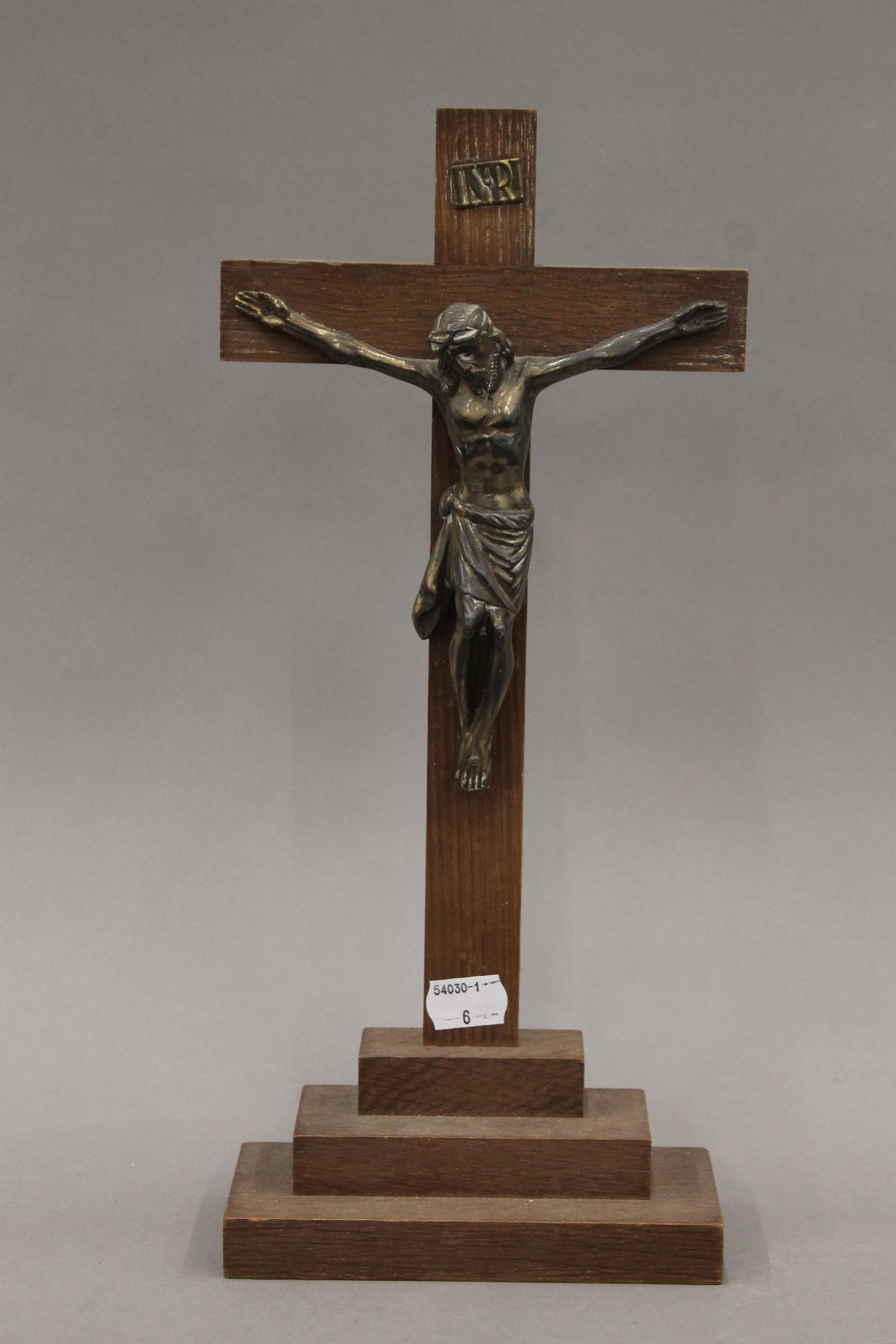 A collection of various crucifixes. The largest 54 cm high. - Image 5 of 5