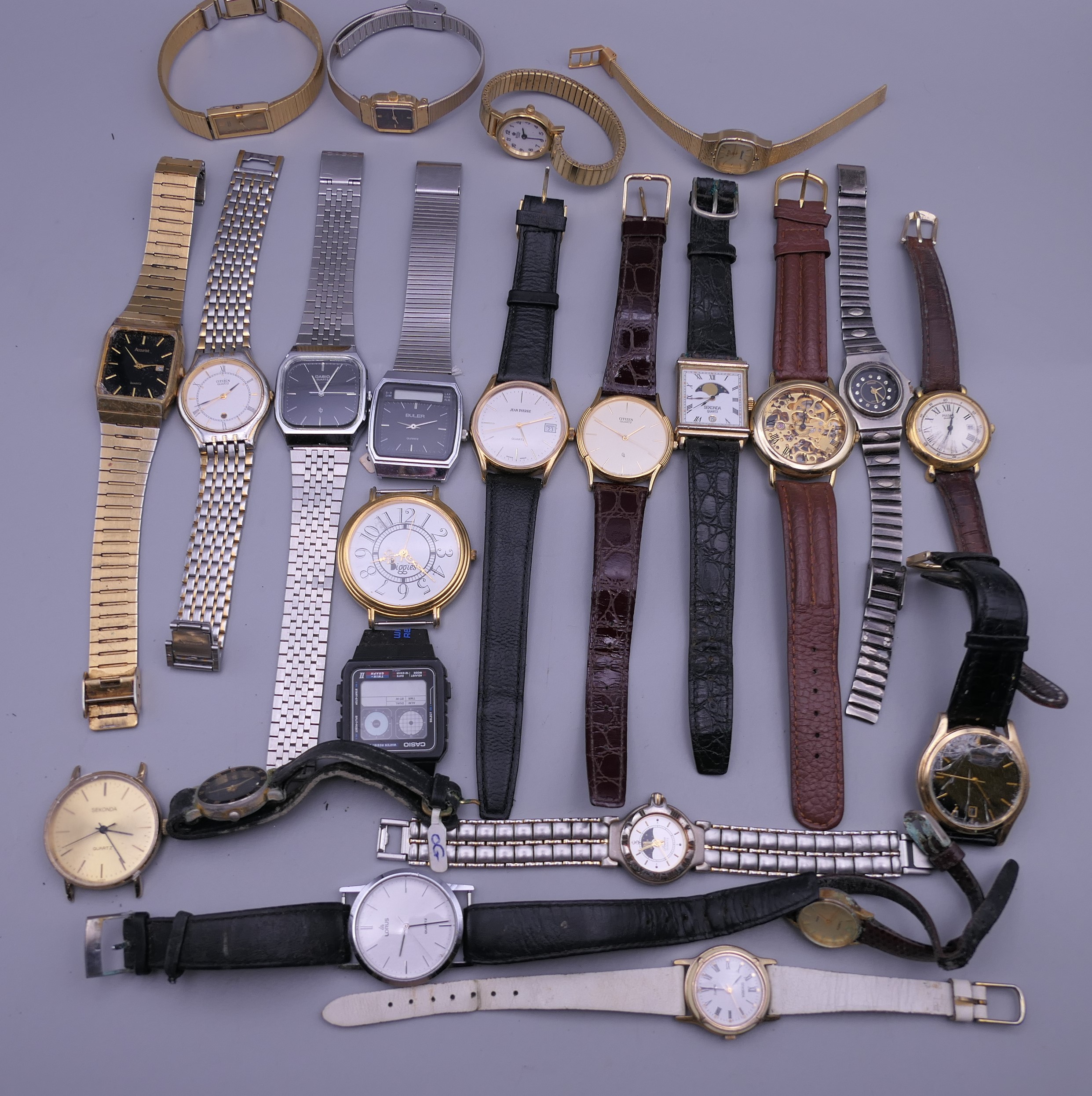 A quantity of wristwatches.