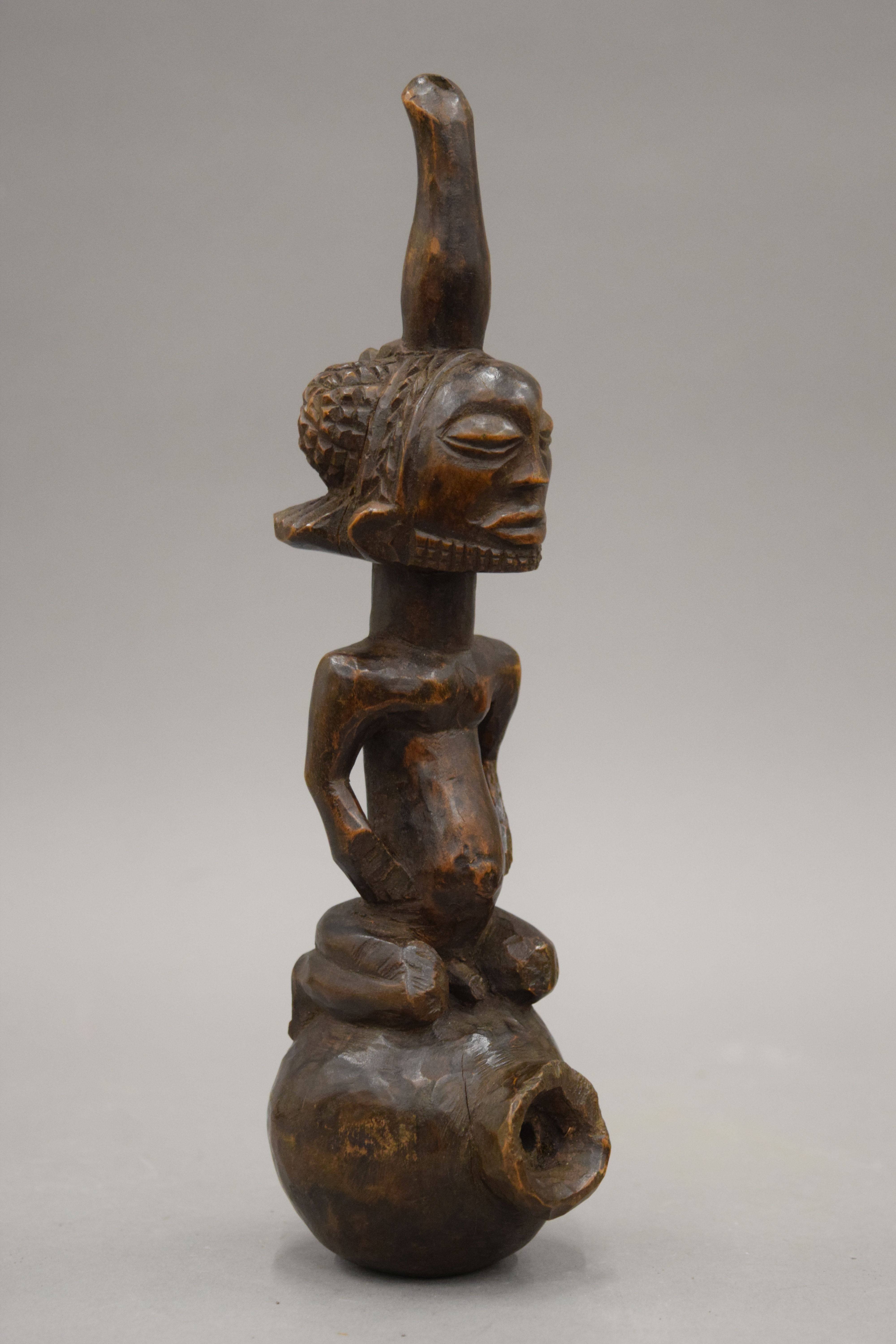 Two African carved bone and wooden pipes. The largest 34.5 cm long. - Image 6 of 10