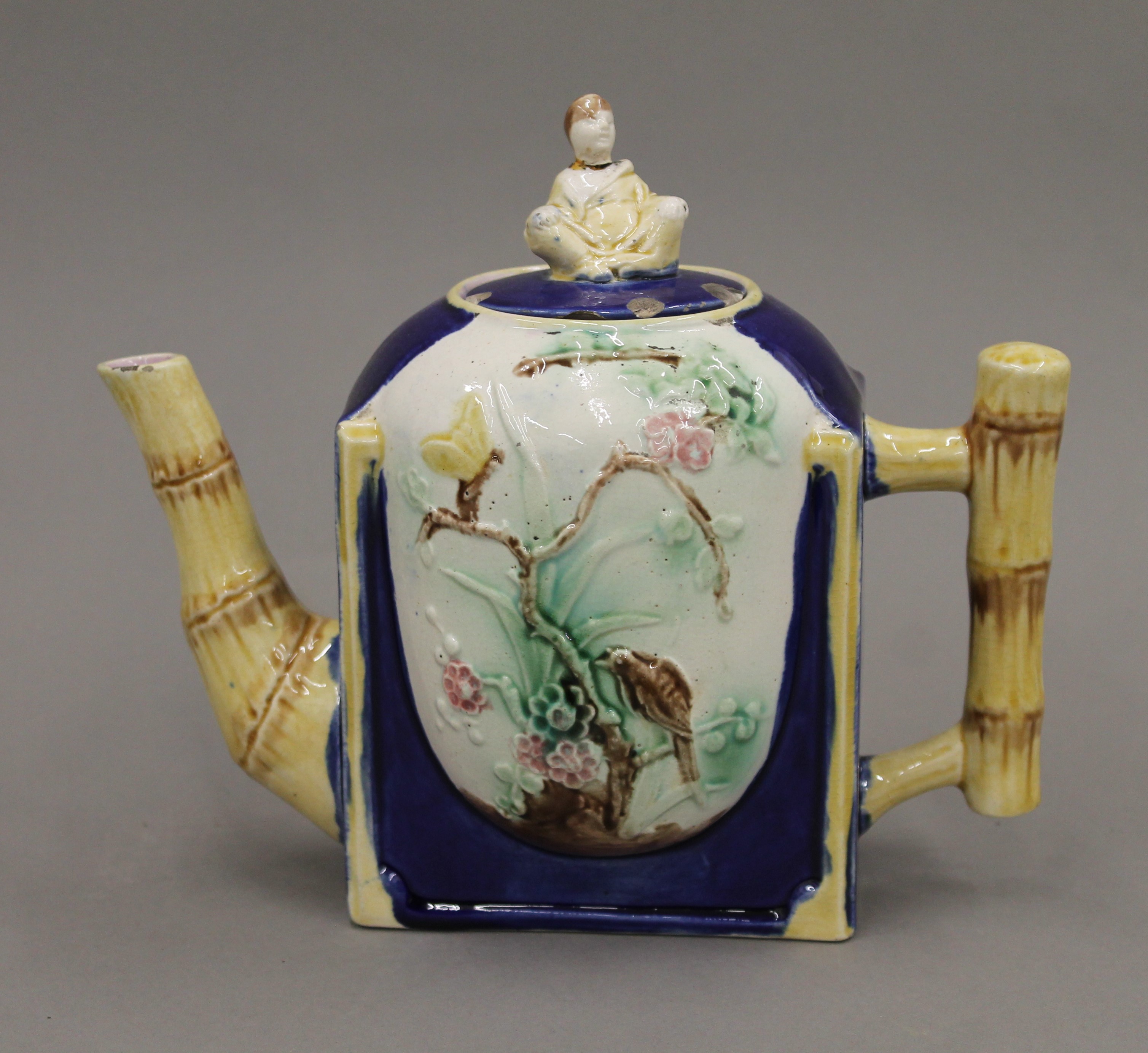 A Victorian three-piece Majolica tea set. The teapot 18 cm high. - Image 2 of 7