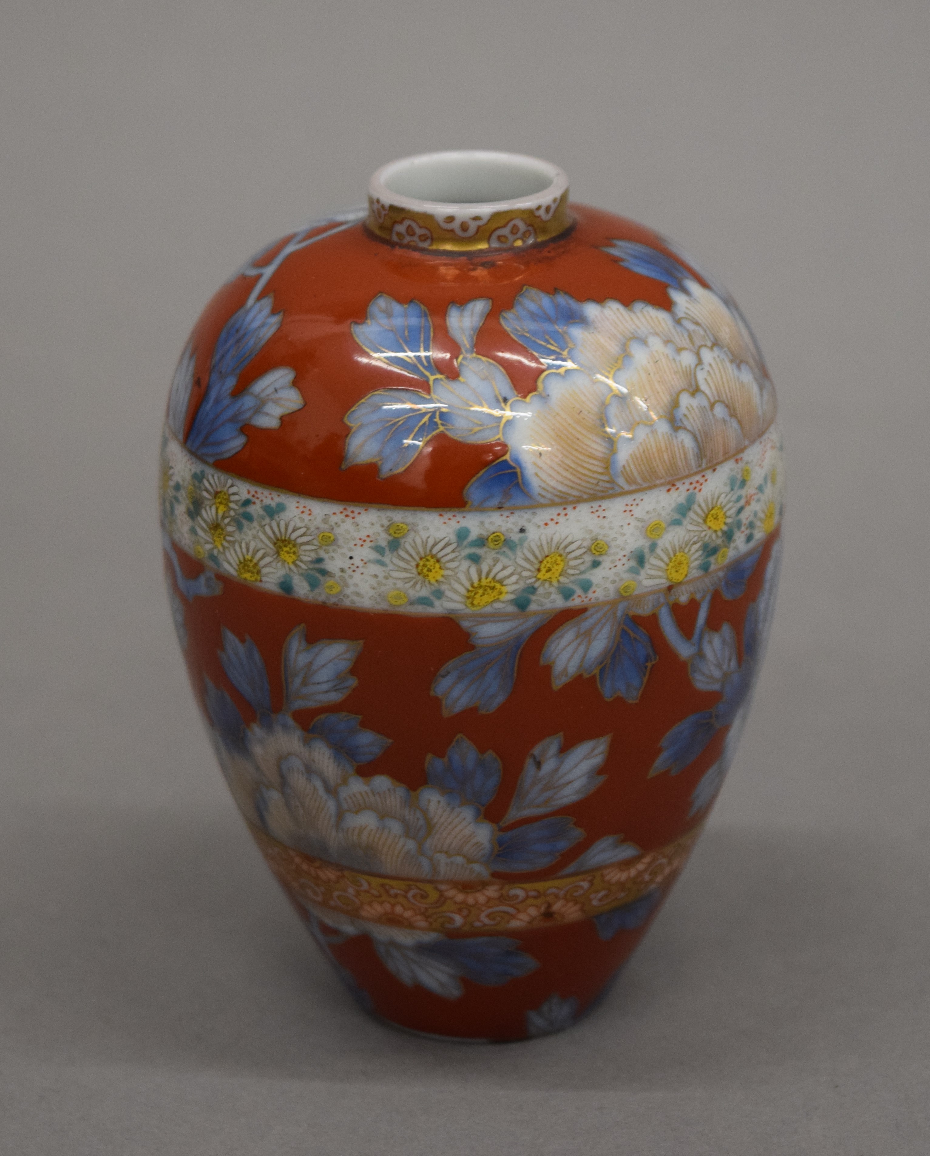 A quantity of various Oriental ceramics, - Image 5 of 11