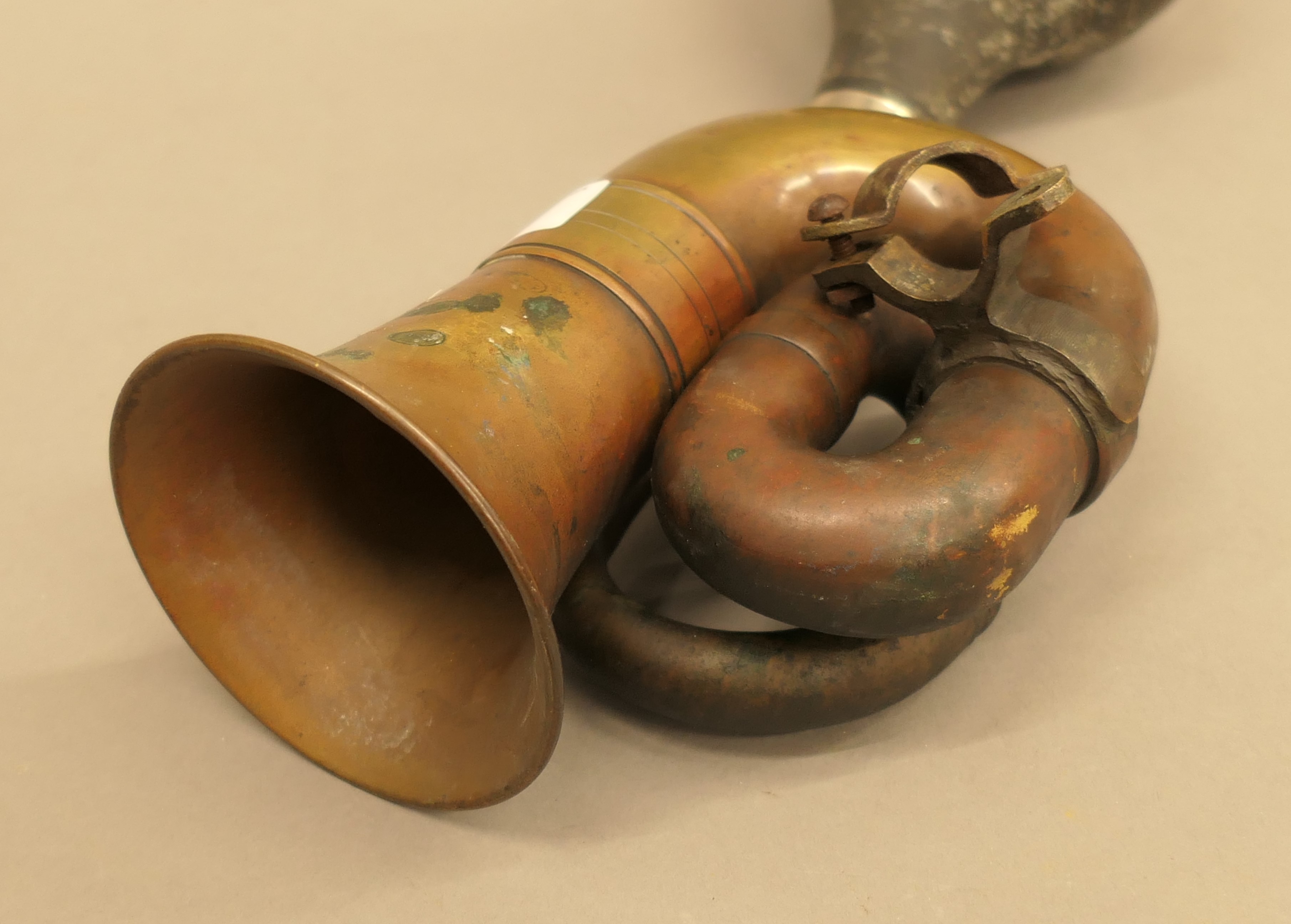 Two vintage car horns. The largest 37 cm long. - Image 6 of 6