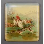 A vintage cigarette case decorated with a fox hunting scene. 8 cm wide.