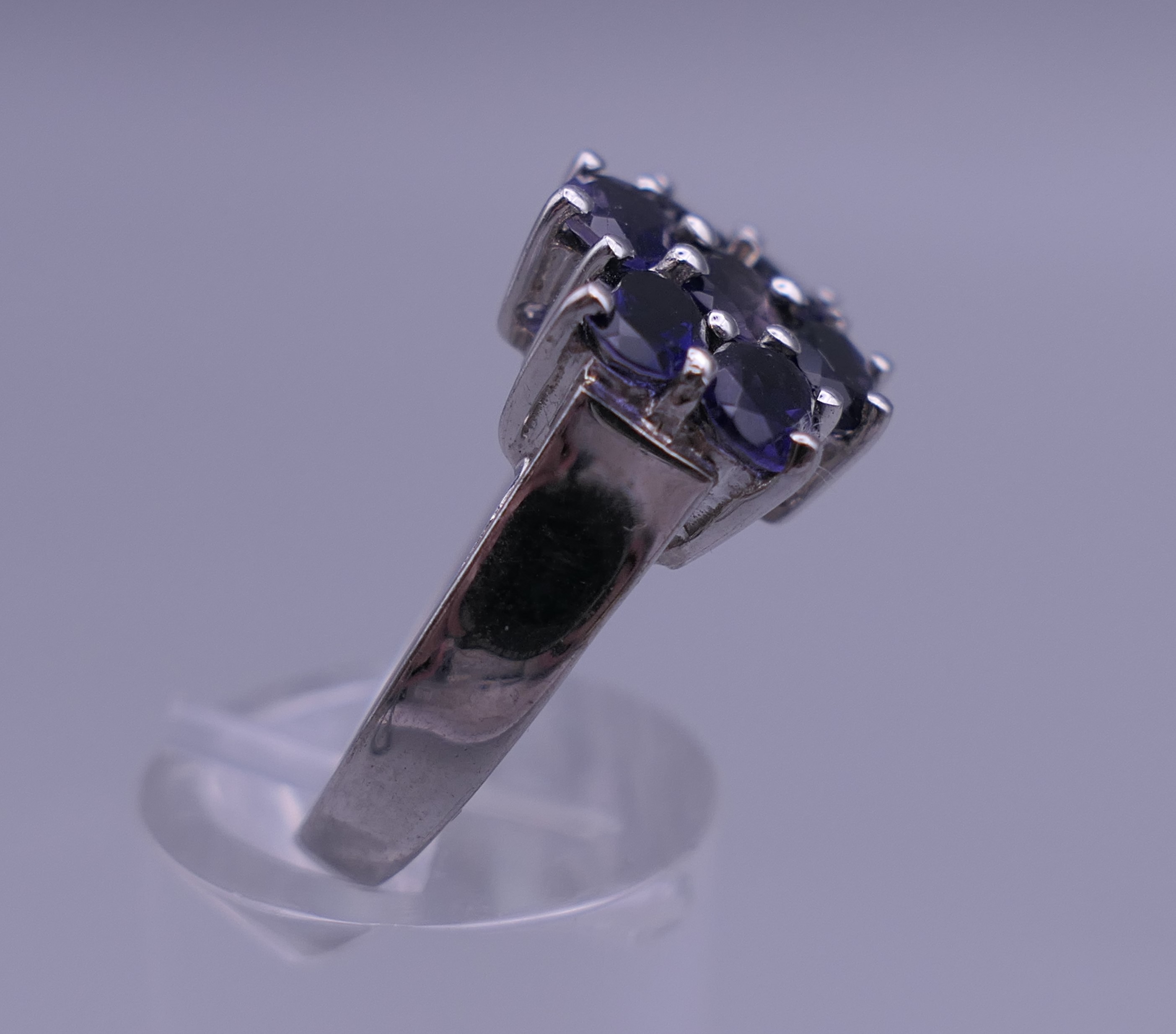 A silver dress ring. Ring size O. - Image 2 of 6