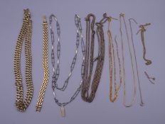 A quantity of jewellery, including a long guard chain.