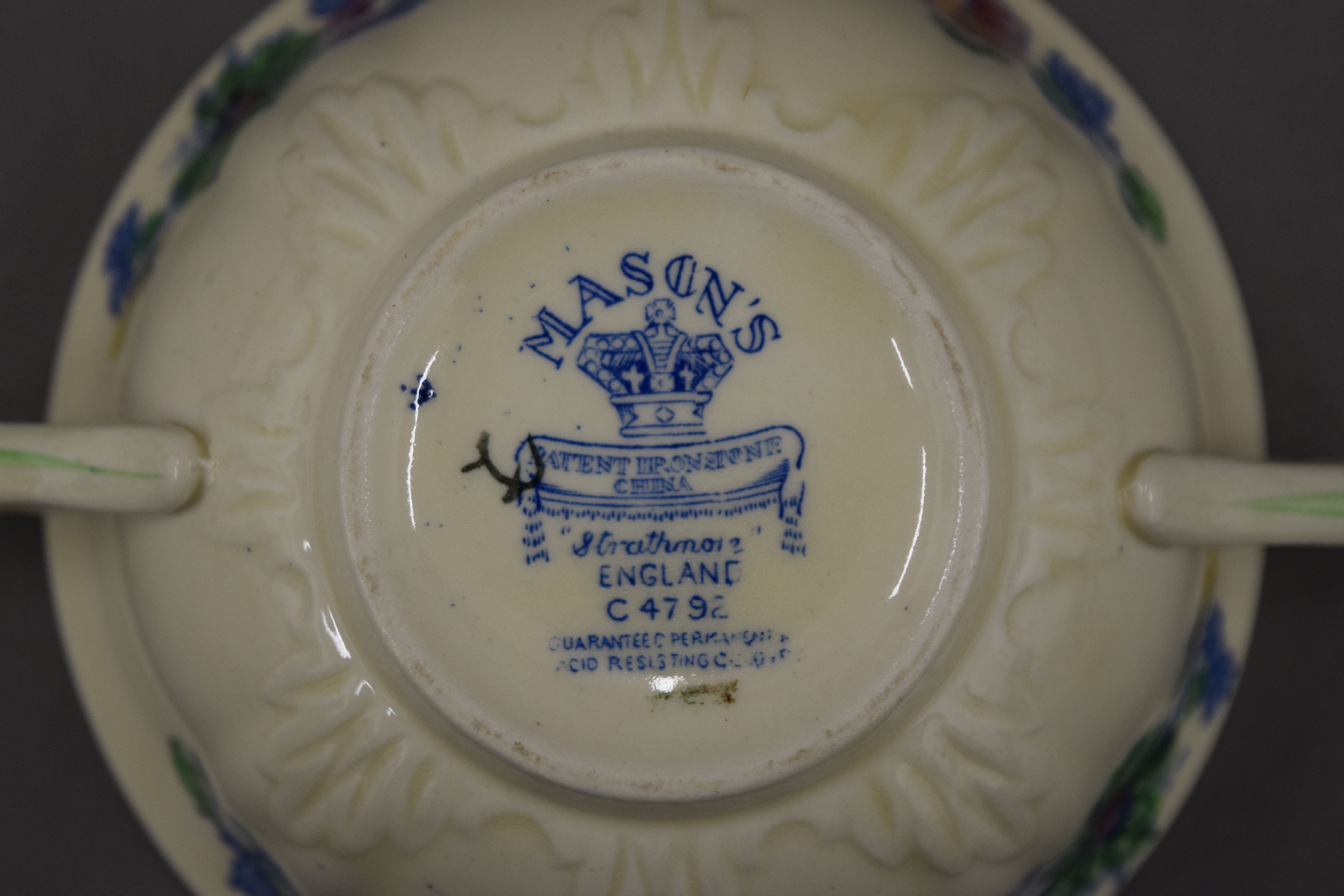 A quantity of Masons Strathmore dinner wares. - Image 17 of 18