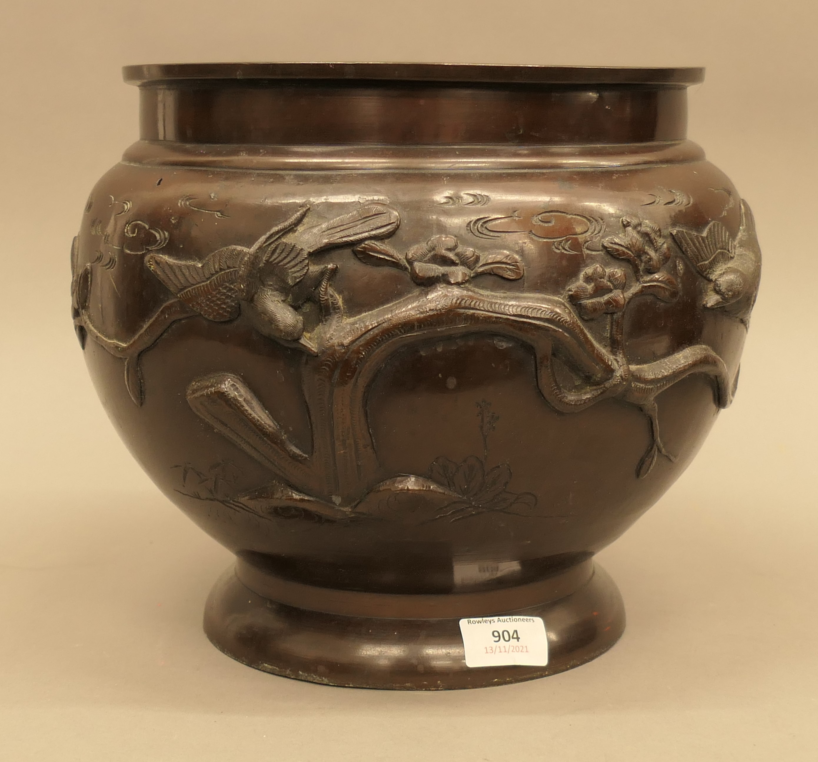 A late 19th century Japanese jardiniere. 25 cm high. - Image 3 of 4