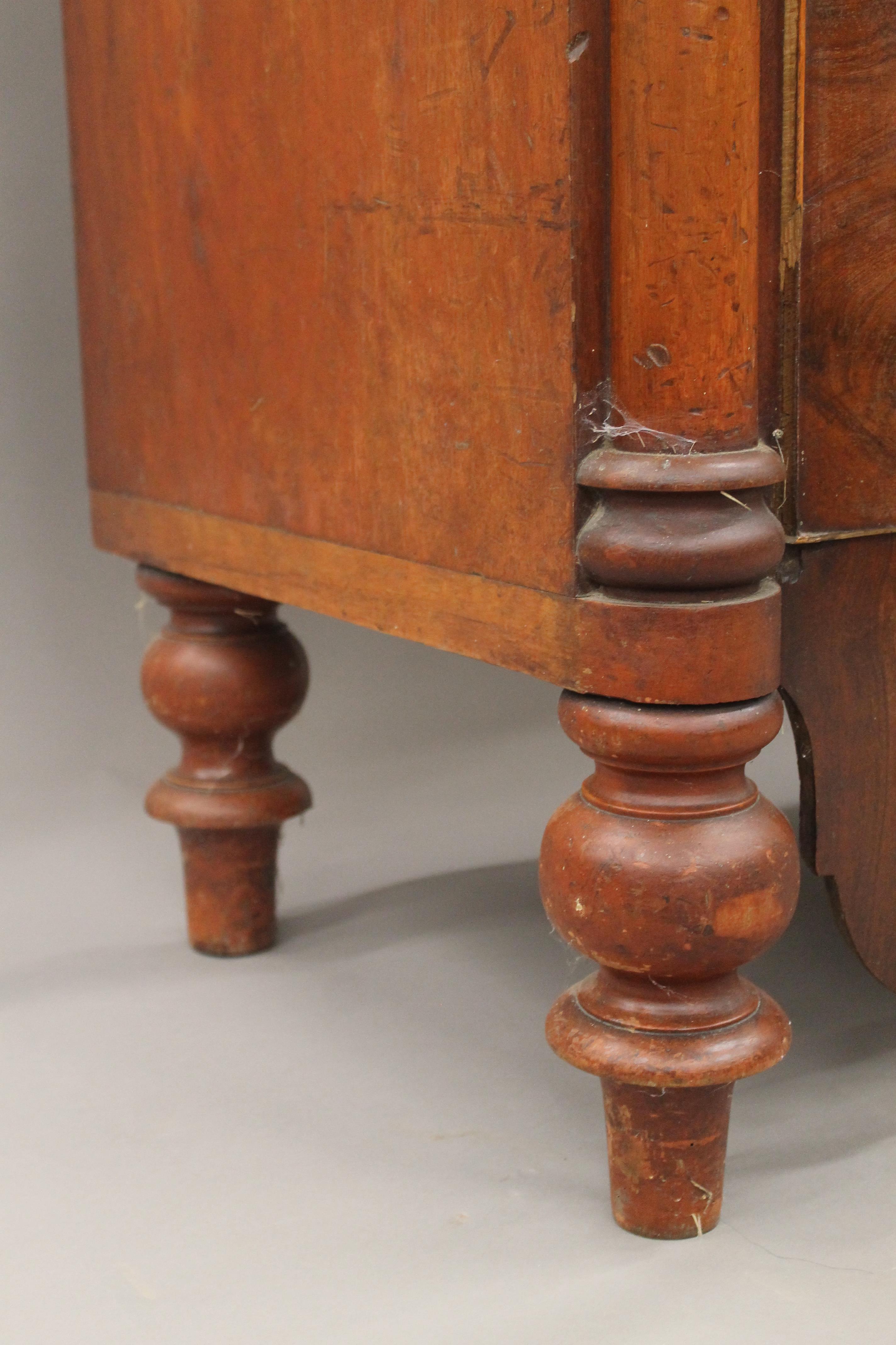 A Victorian mahogany bowfront chest of drawers. 107 cm wide. - Image 7 of 11