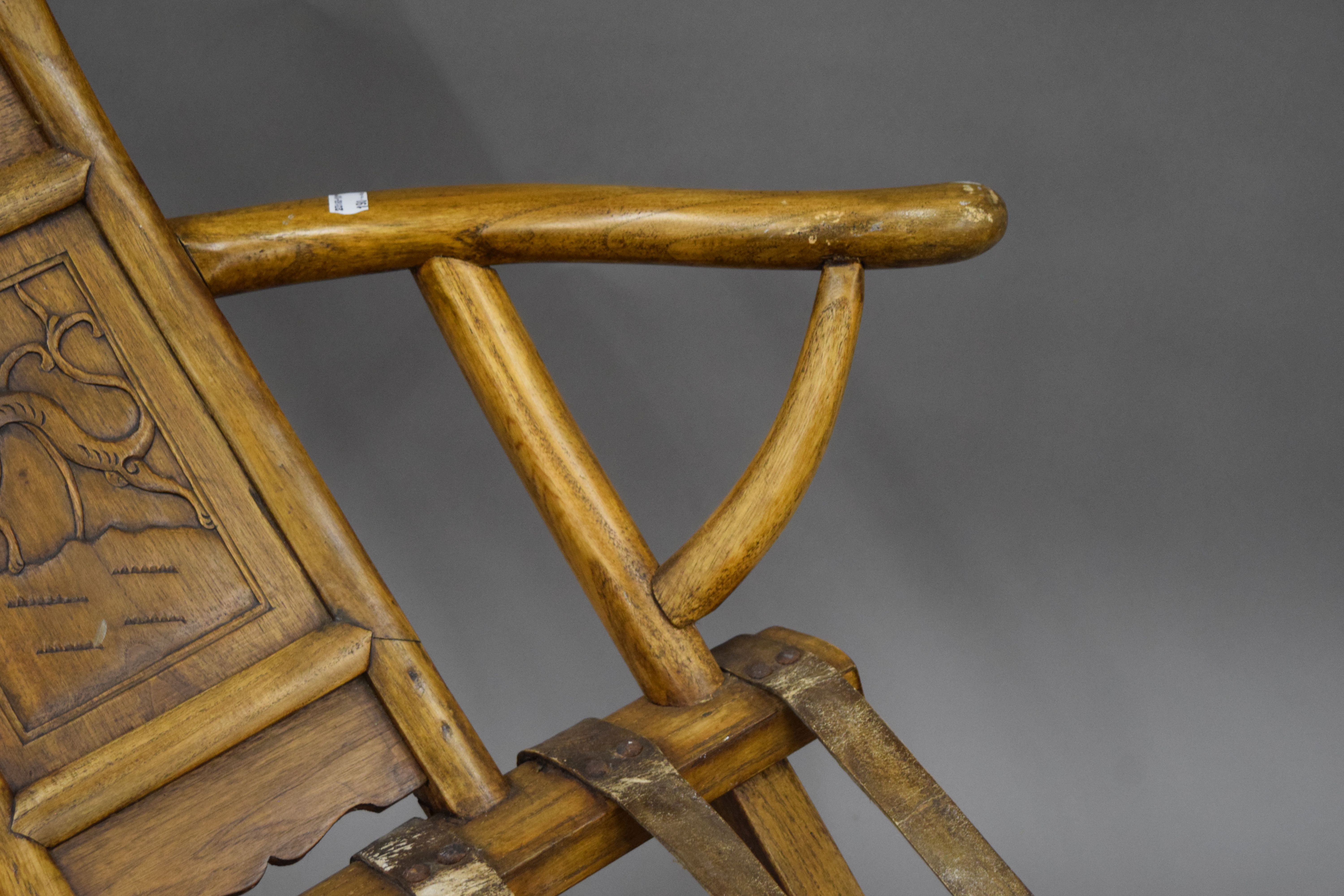 A Chinese elm folding chair. 74.5 cm wide. - Image 4 of 5