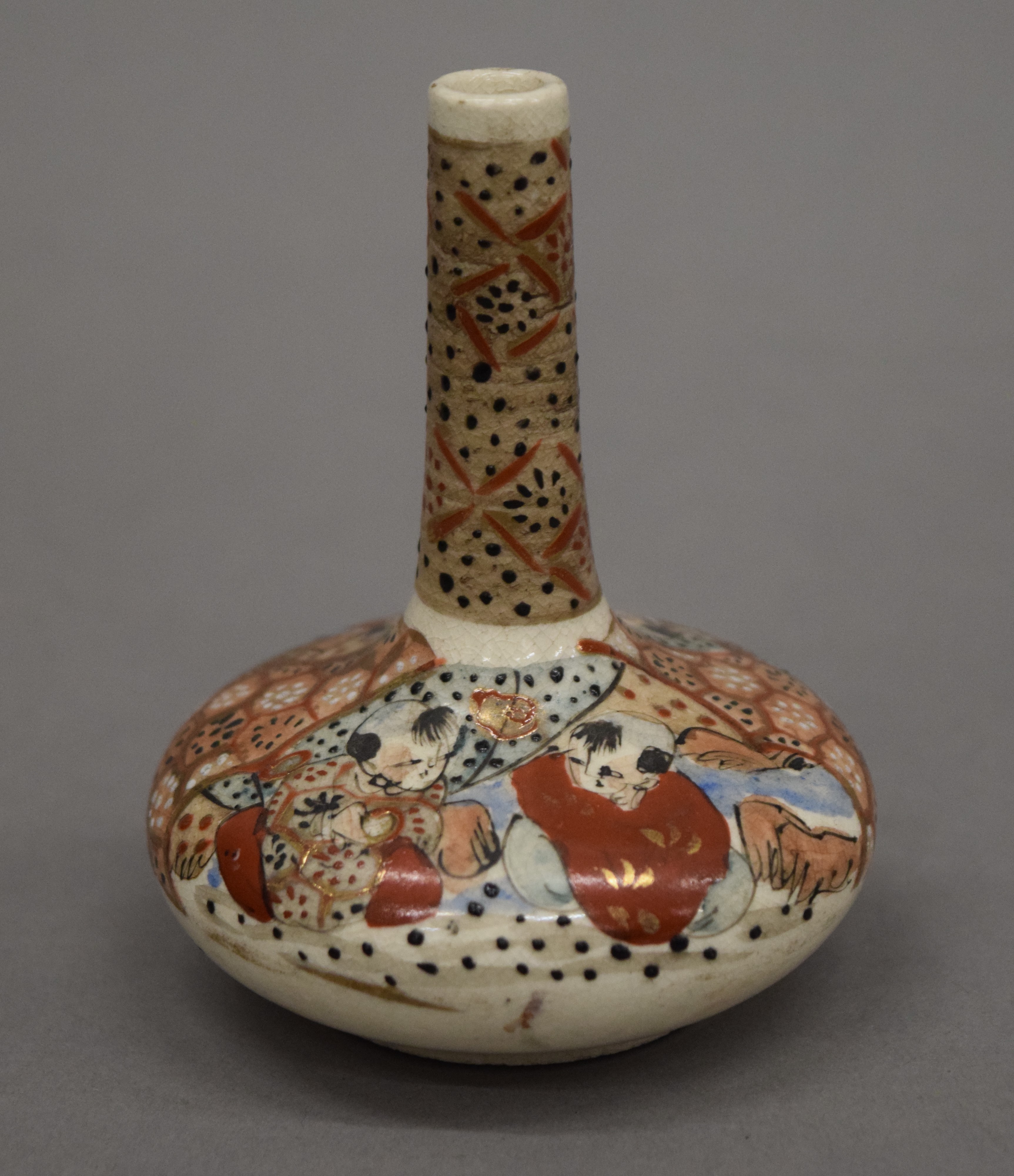 A quantity of various Oriental ceramics, - Image 4 of 11