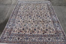 A meshed carpet. 390 x 295 cm.