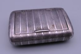 A Georgian silver snuff box. 5.5 cm wide.