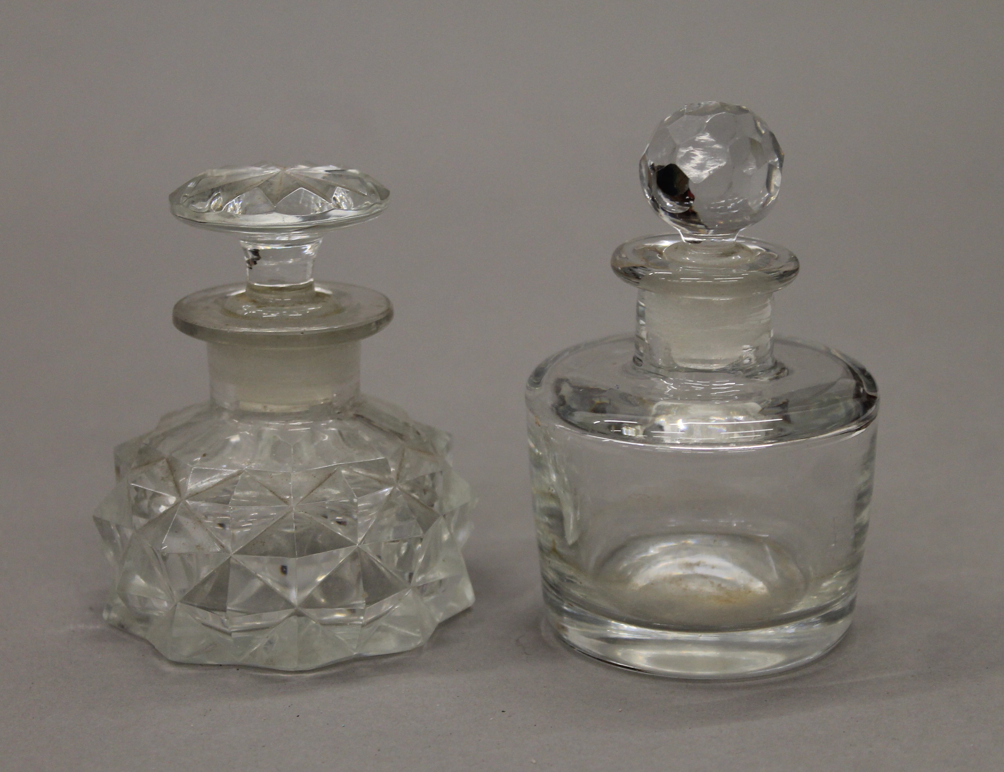 A box of various glassware. - Image 5 of 13