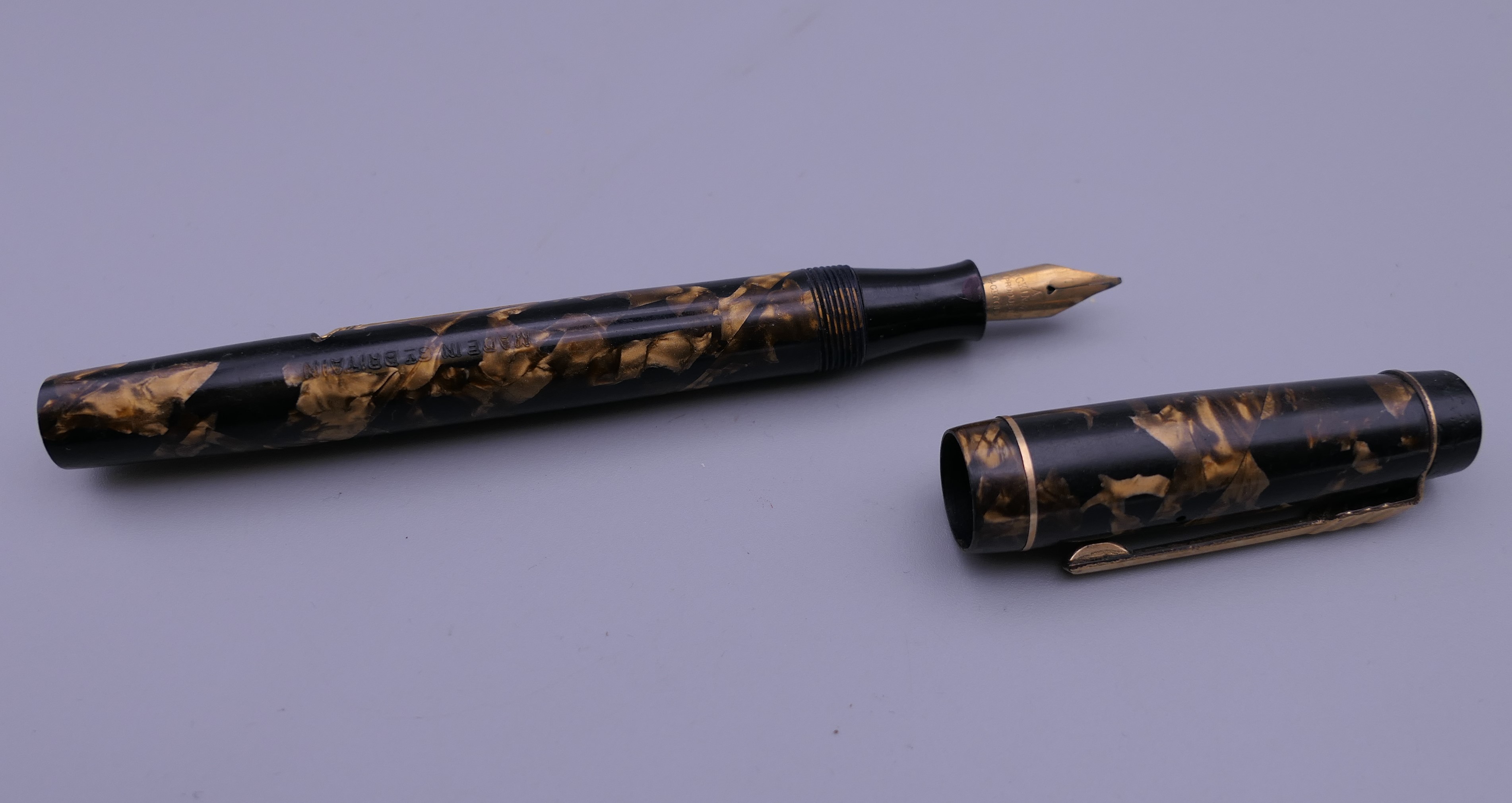 A Croxley fountain pen with 14 ct gold nib. - Bild 5 aus 8