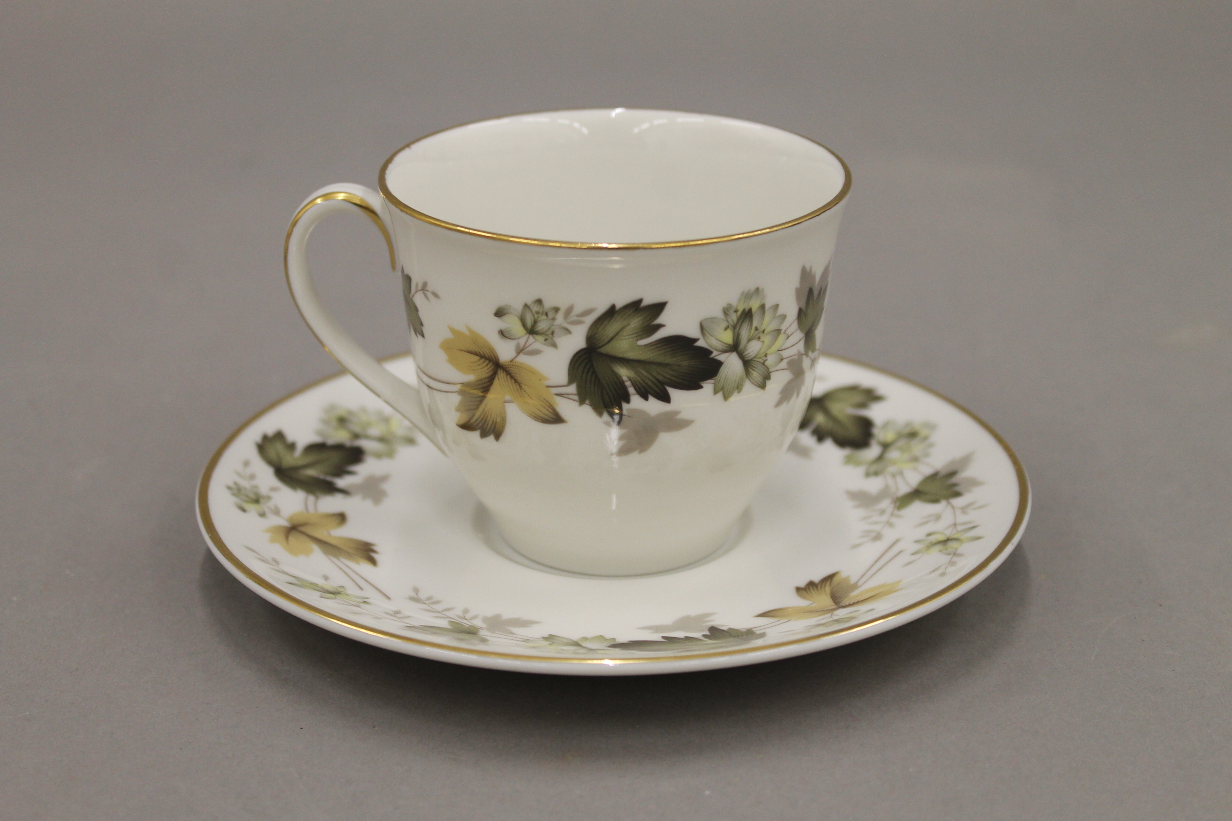 A Royal Doulton Larchmont dinner and tea service. - Image 2 of 6
