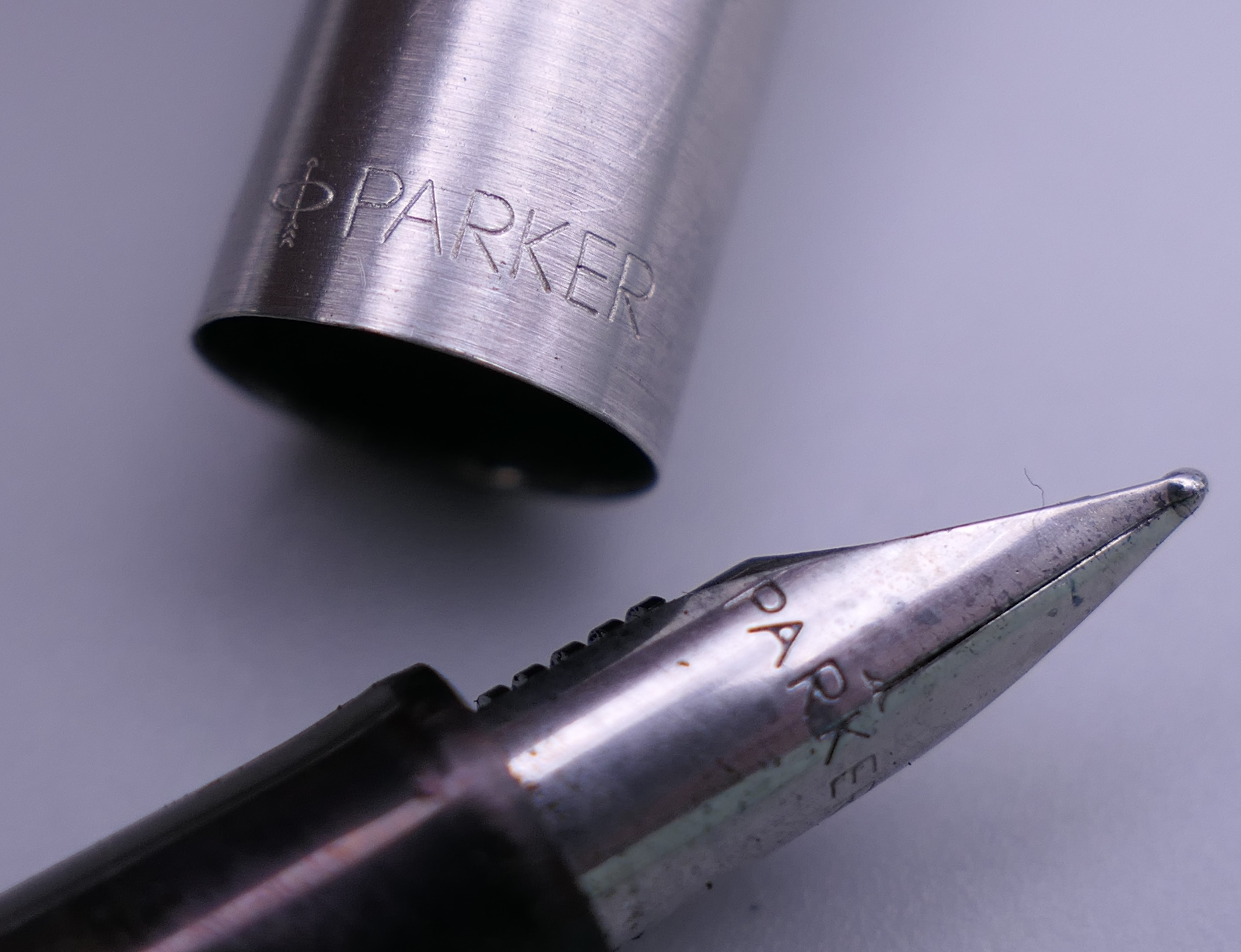 A Yard O Lead pencil and a Parker pen. - Bild 8 aus 8