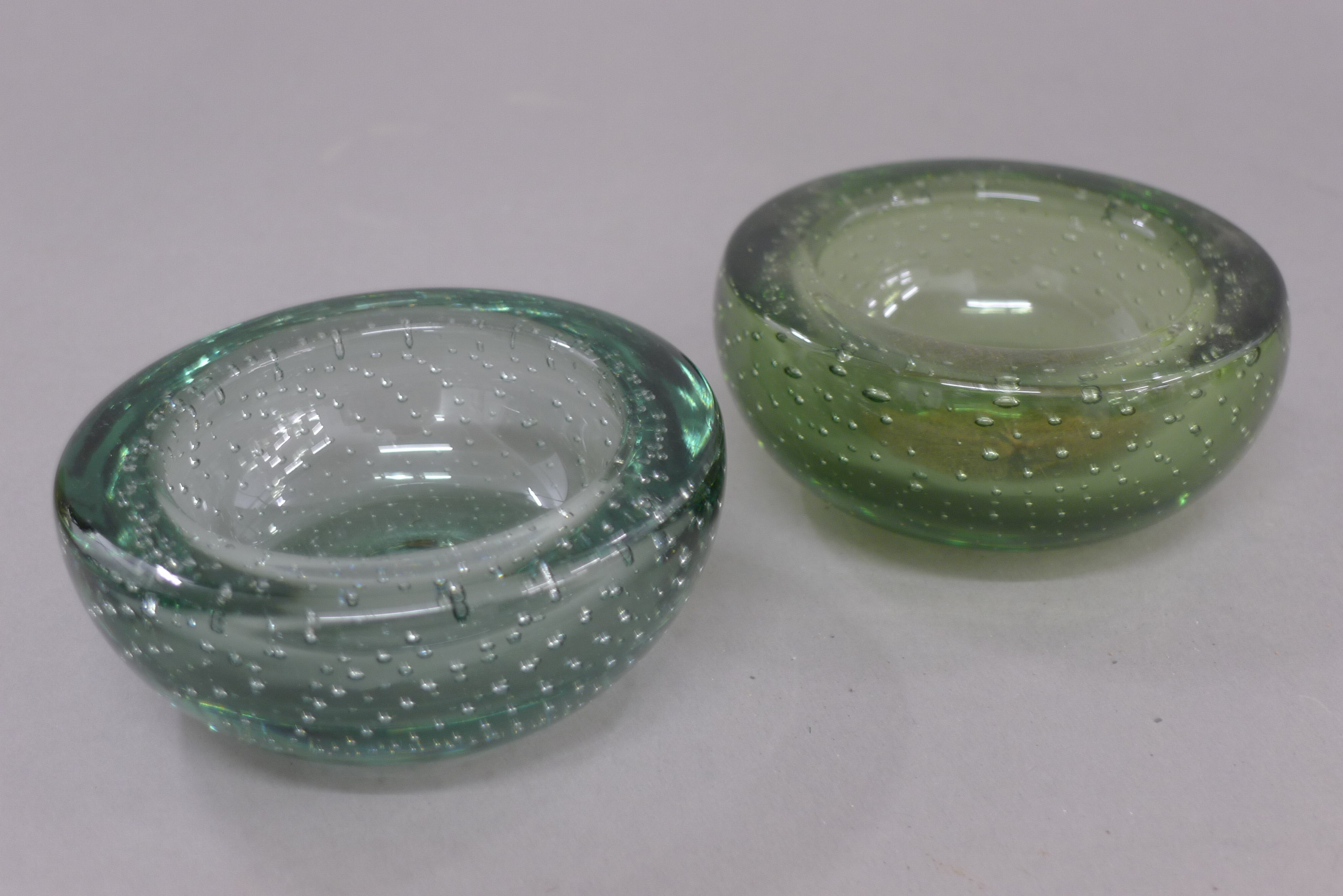 A quantity of green glassware, including a dump weight. 7.5 cm high. - Image 4 of 4
