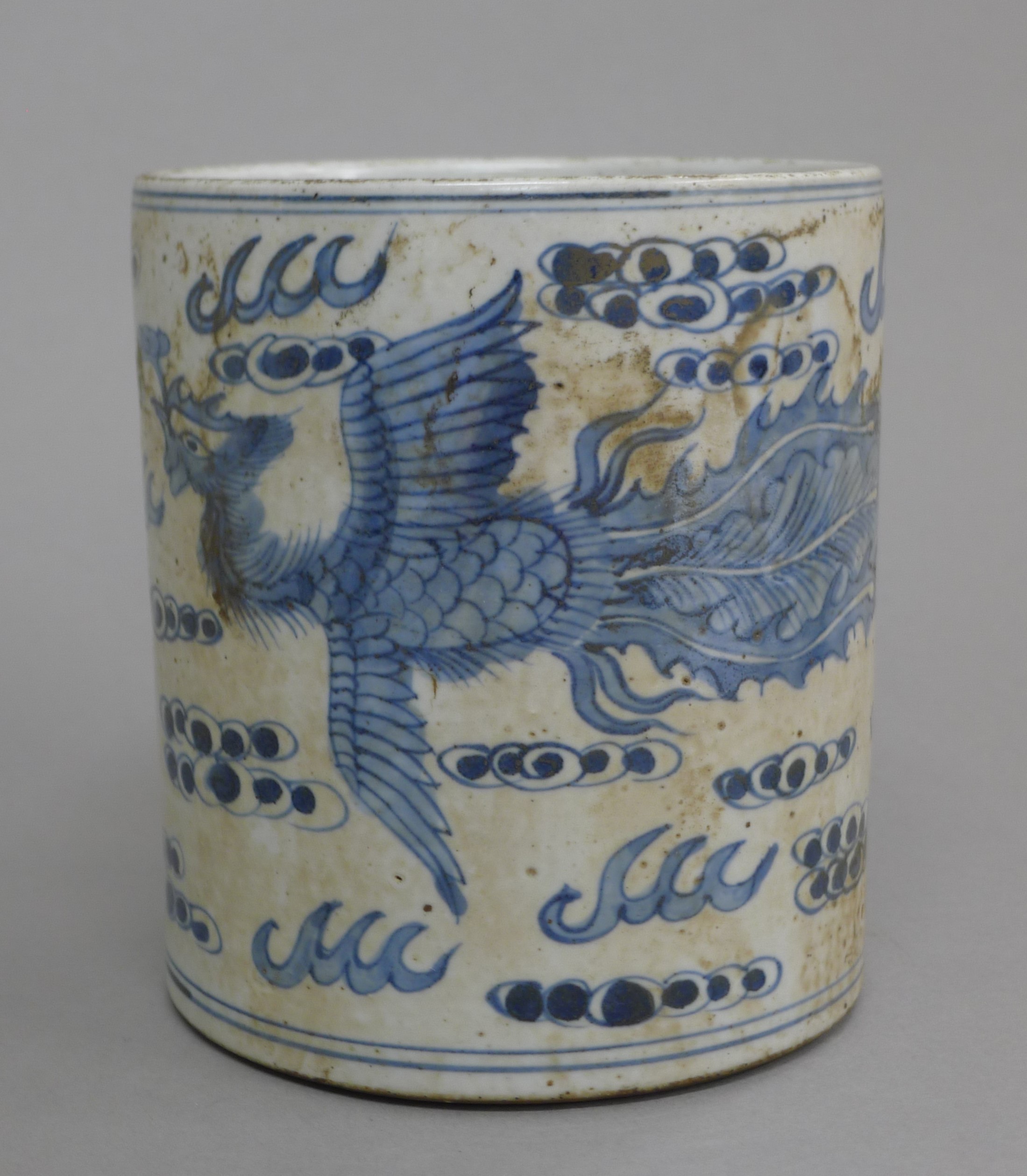 A Chinese blue and white porcelain brush pot. 13.5 cm high. - Image 2 of 5